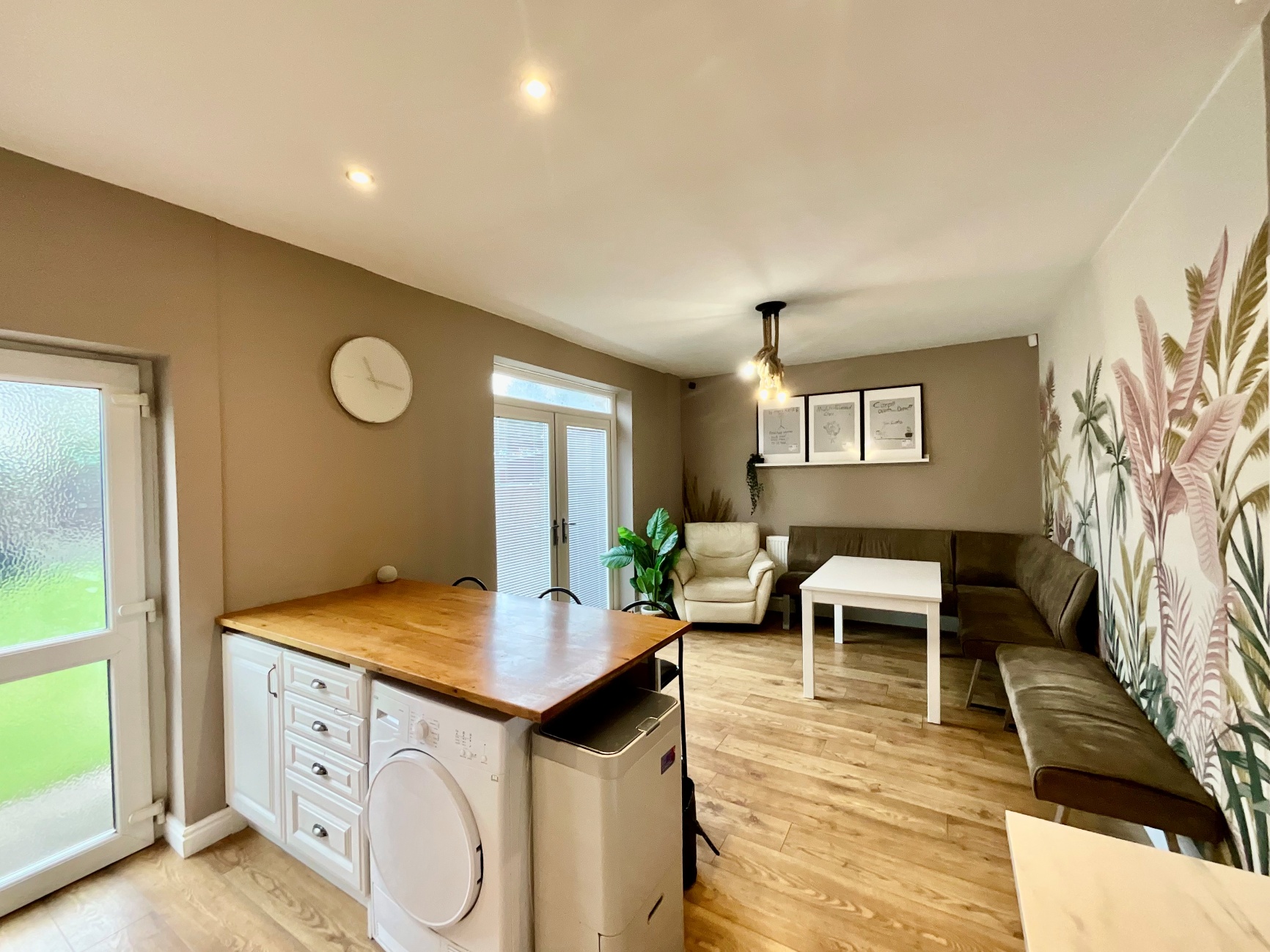 Kitchen Diner 