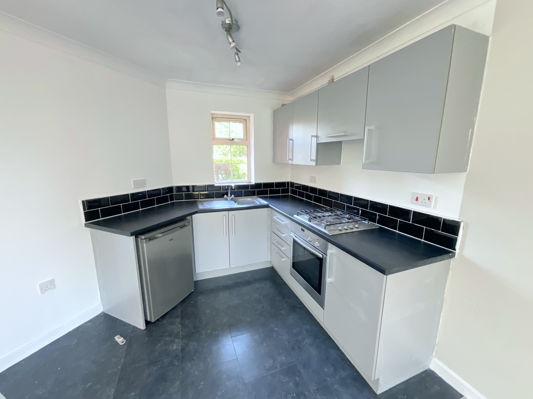 kitchen/living room