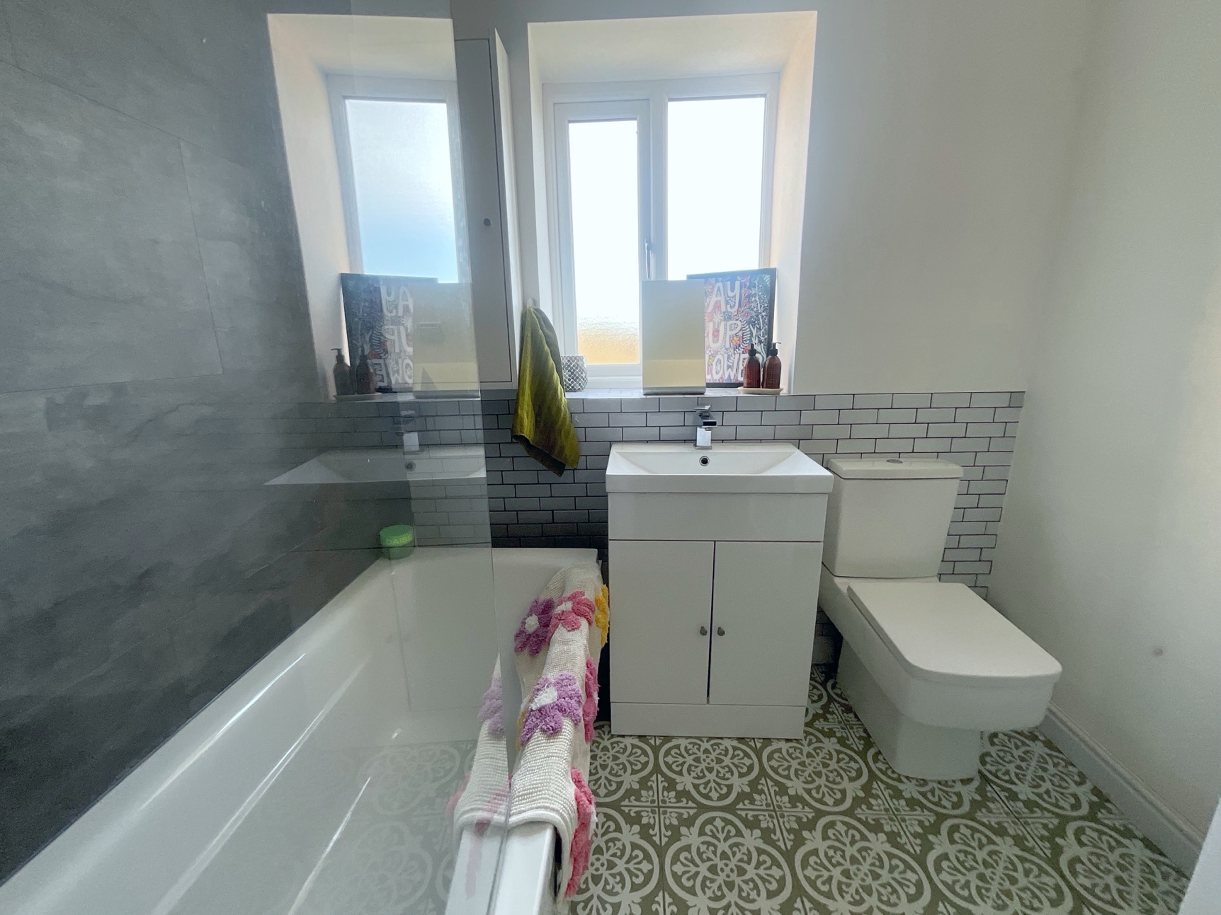bathroom 