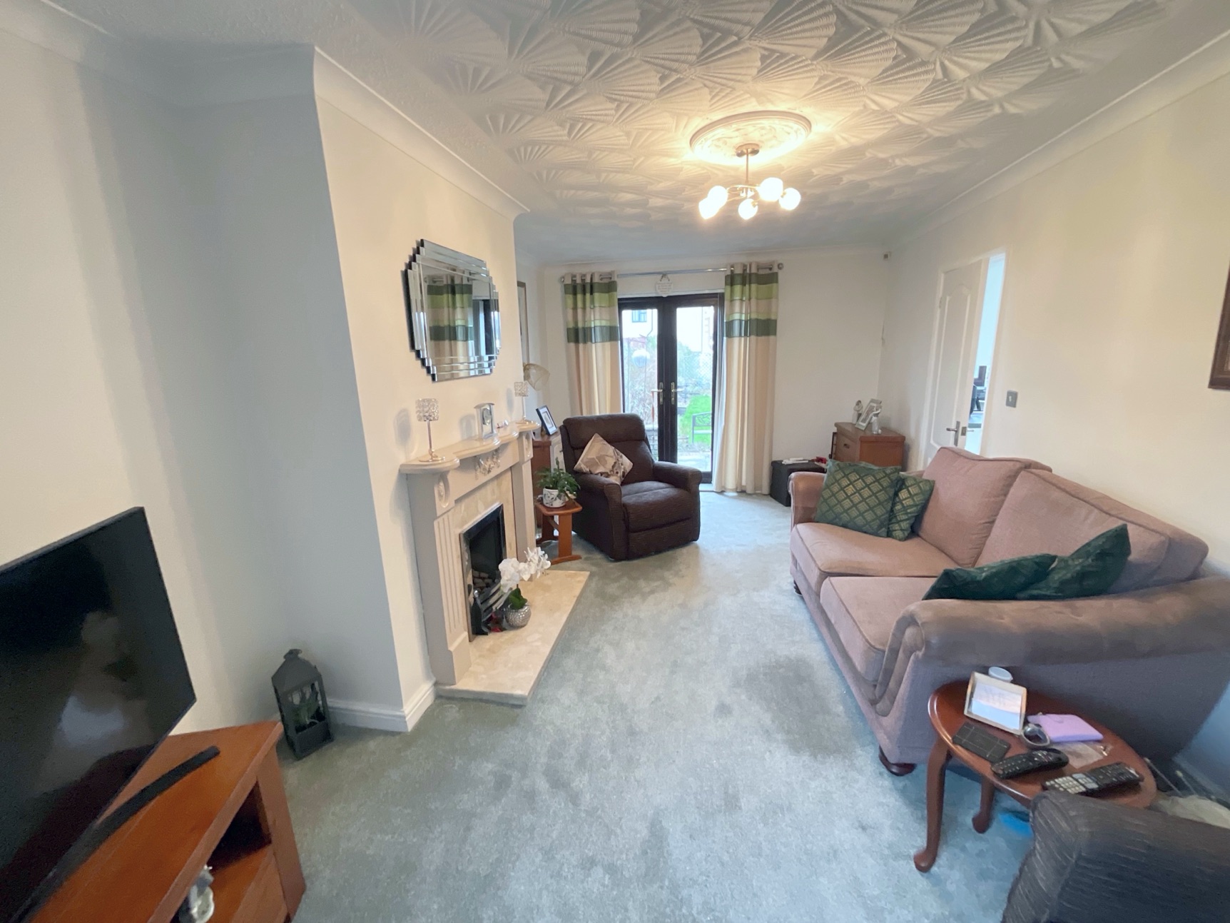 living room 