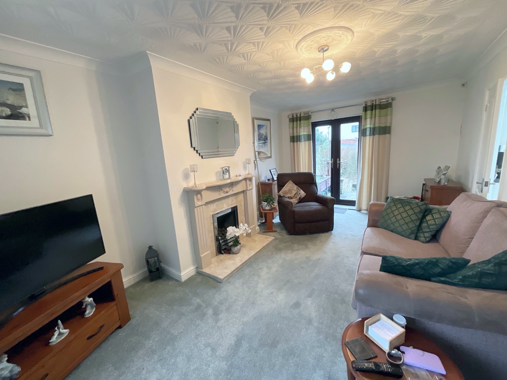 living room 