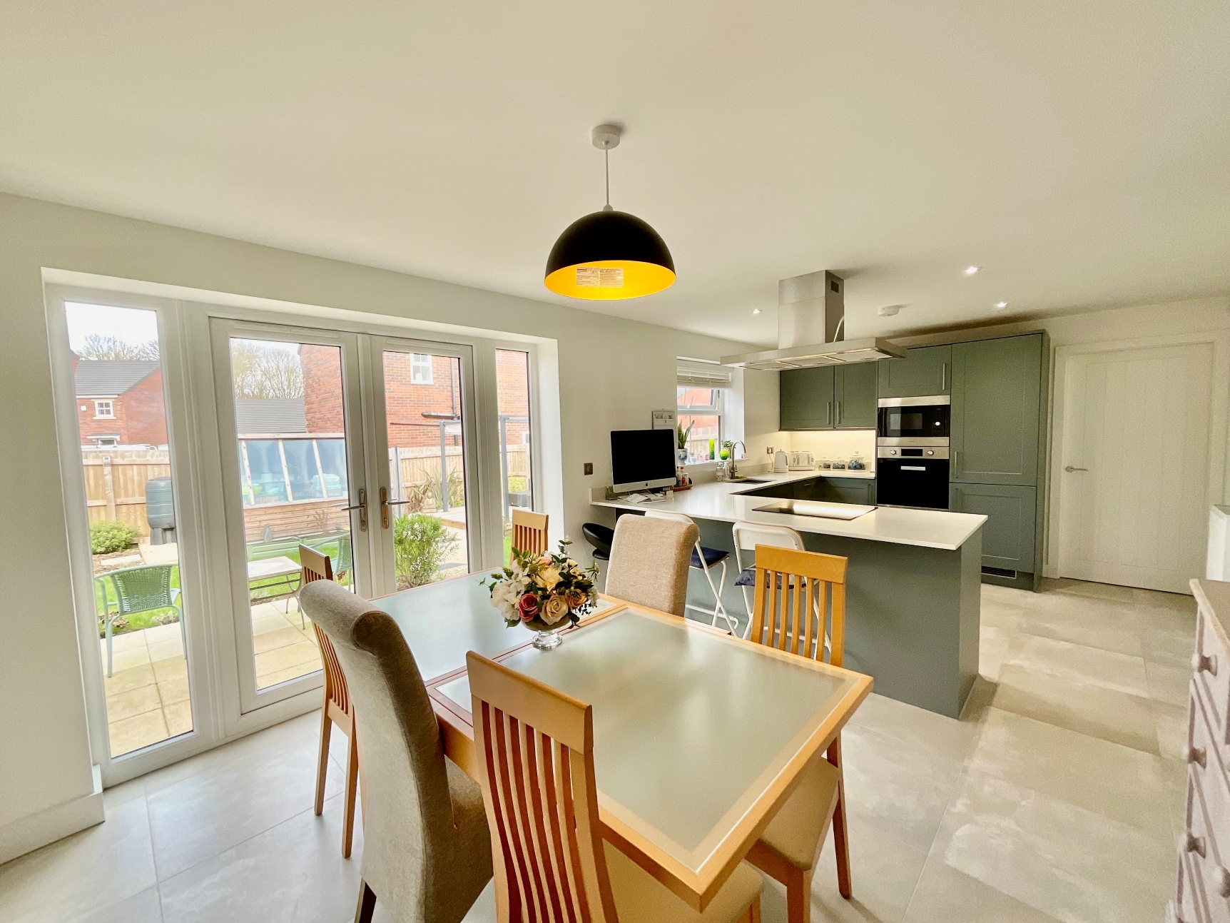 Kitchen Diner 