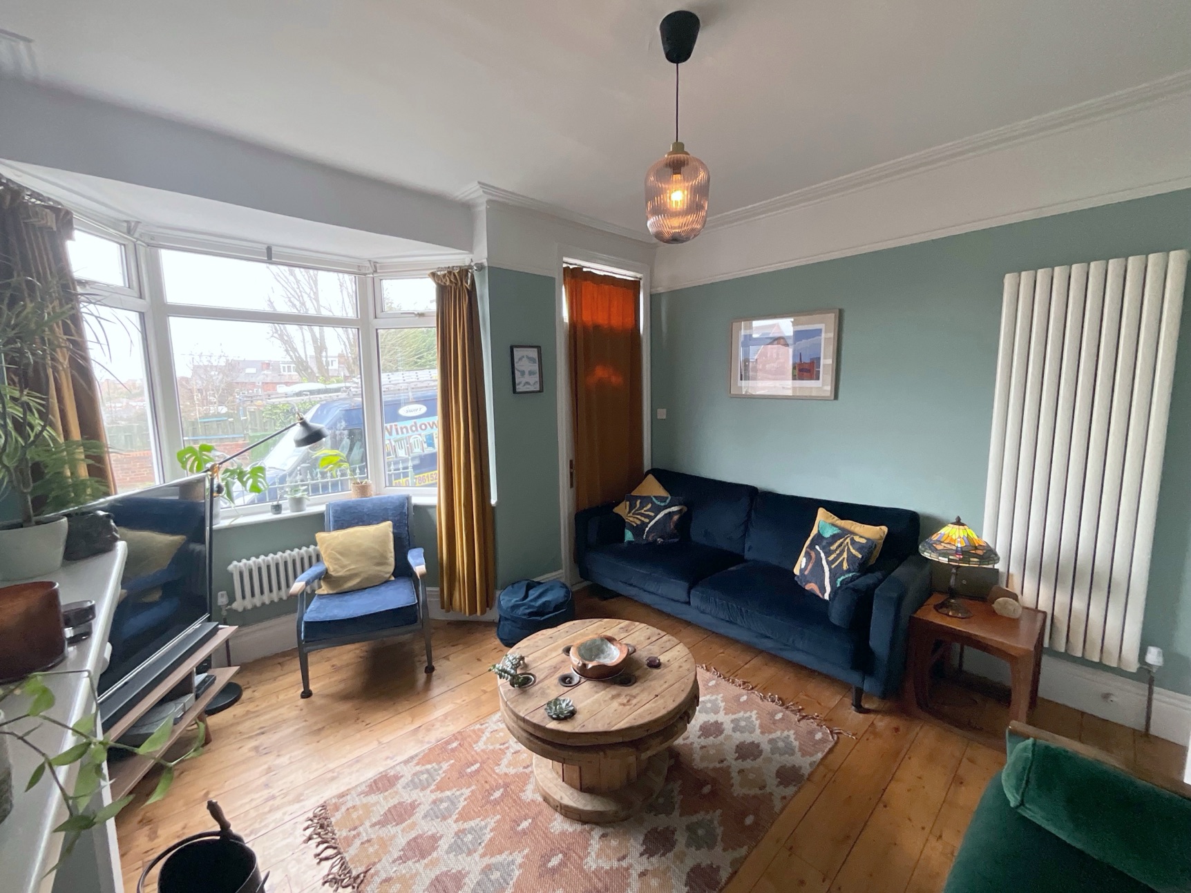 living room 