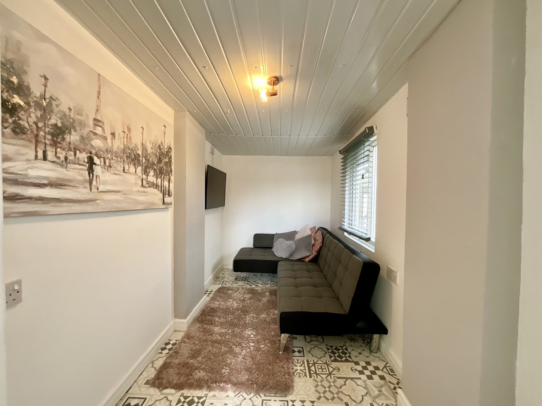 office/relax space