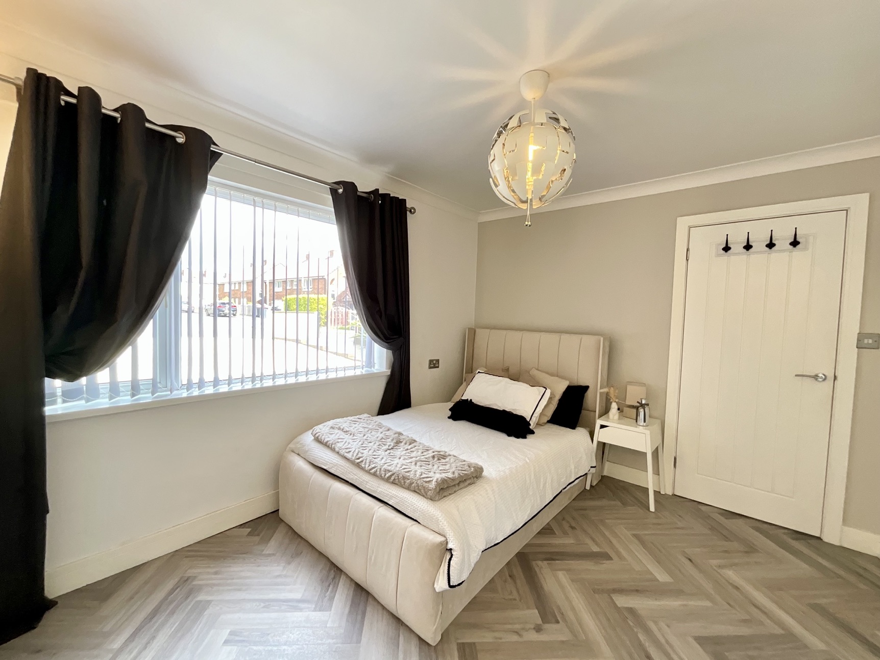 bedroom/living room