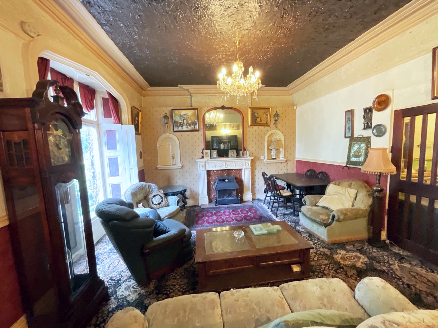 living room 