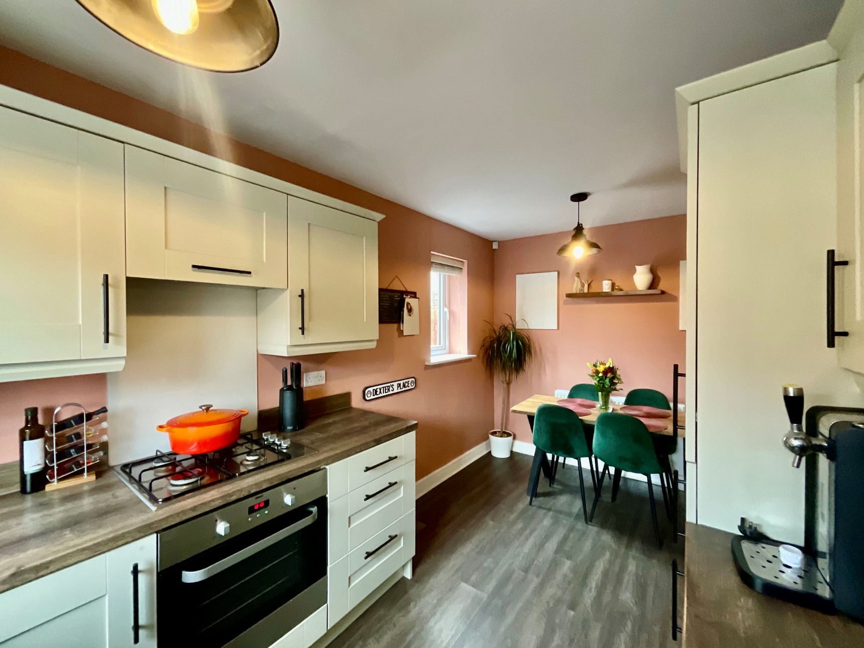 Kitchen Diner 