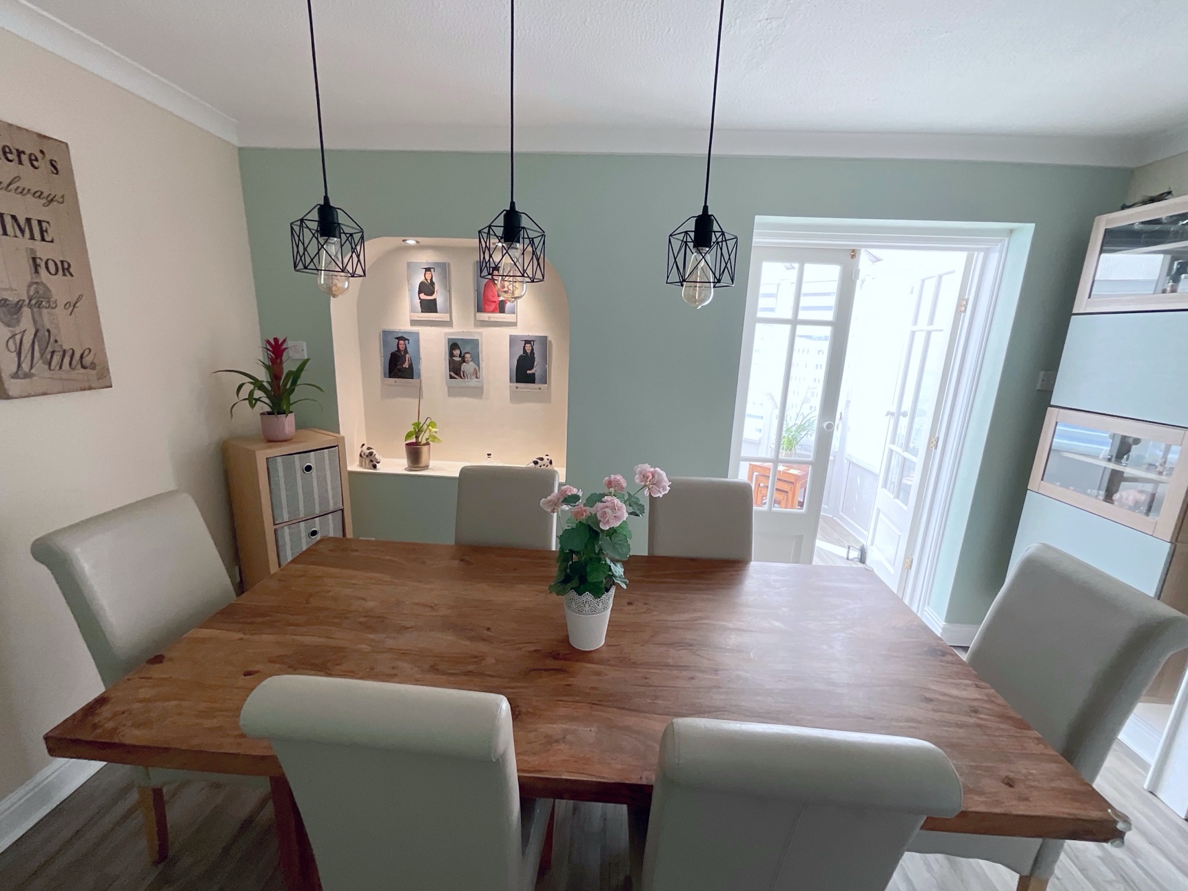 dining room 