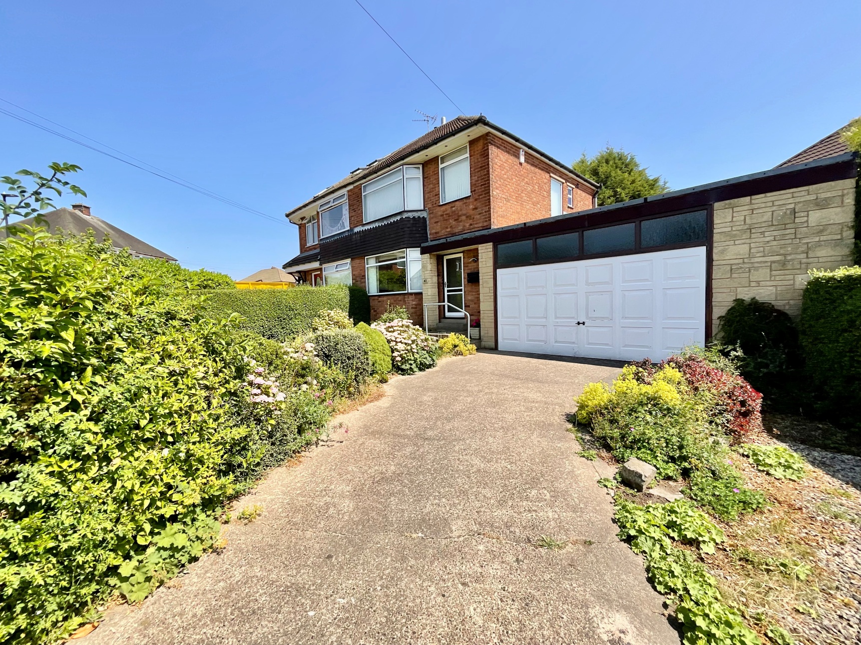 Driveway & Garage 