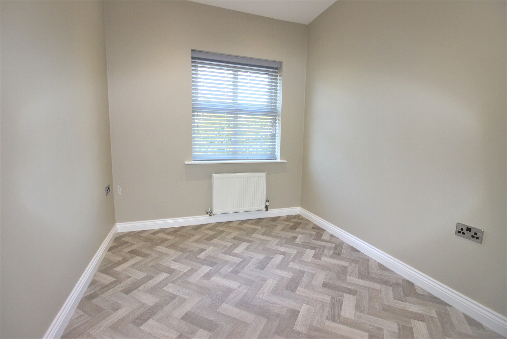 Image for property 33450