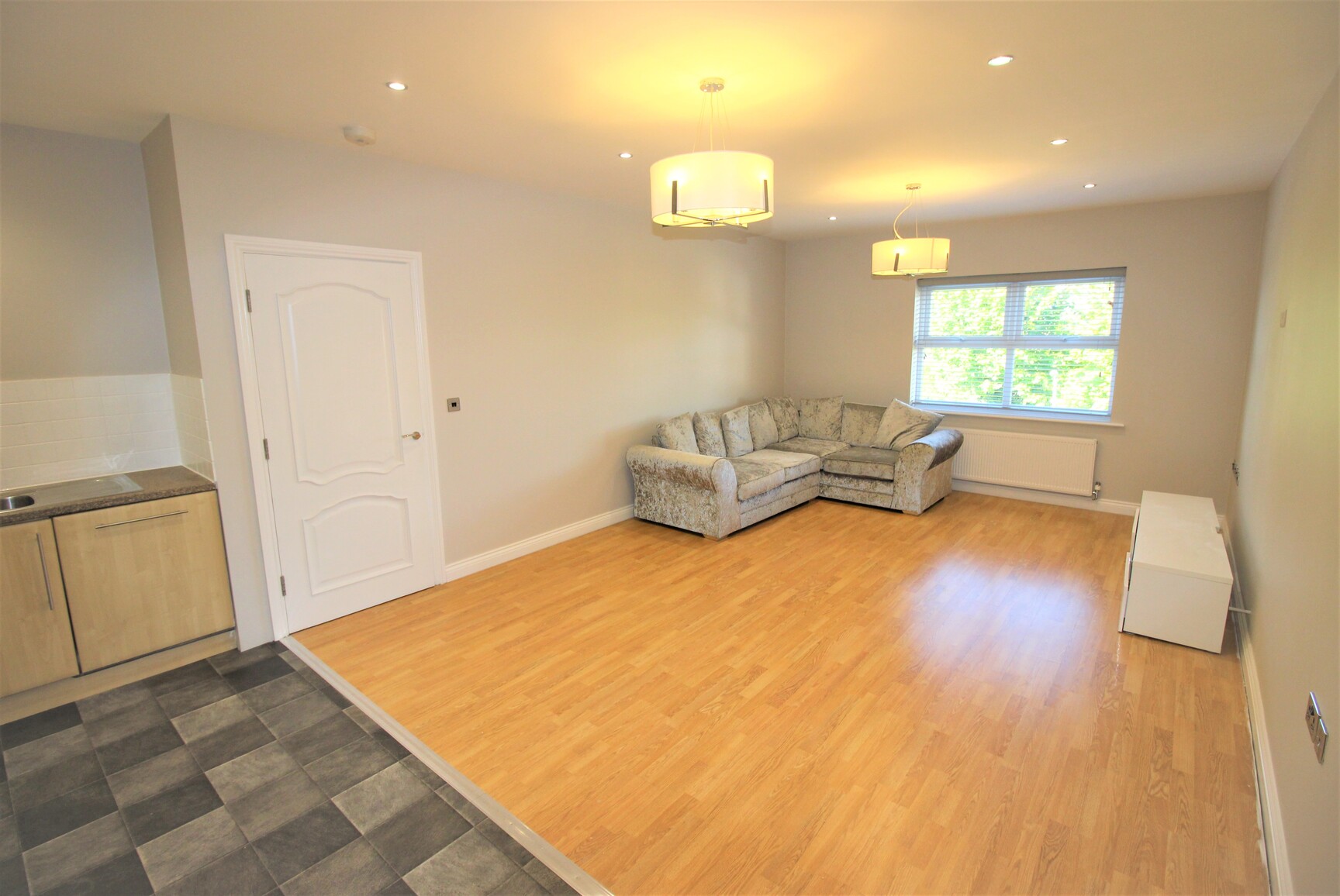 open plan lounge/kitchen