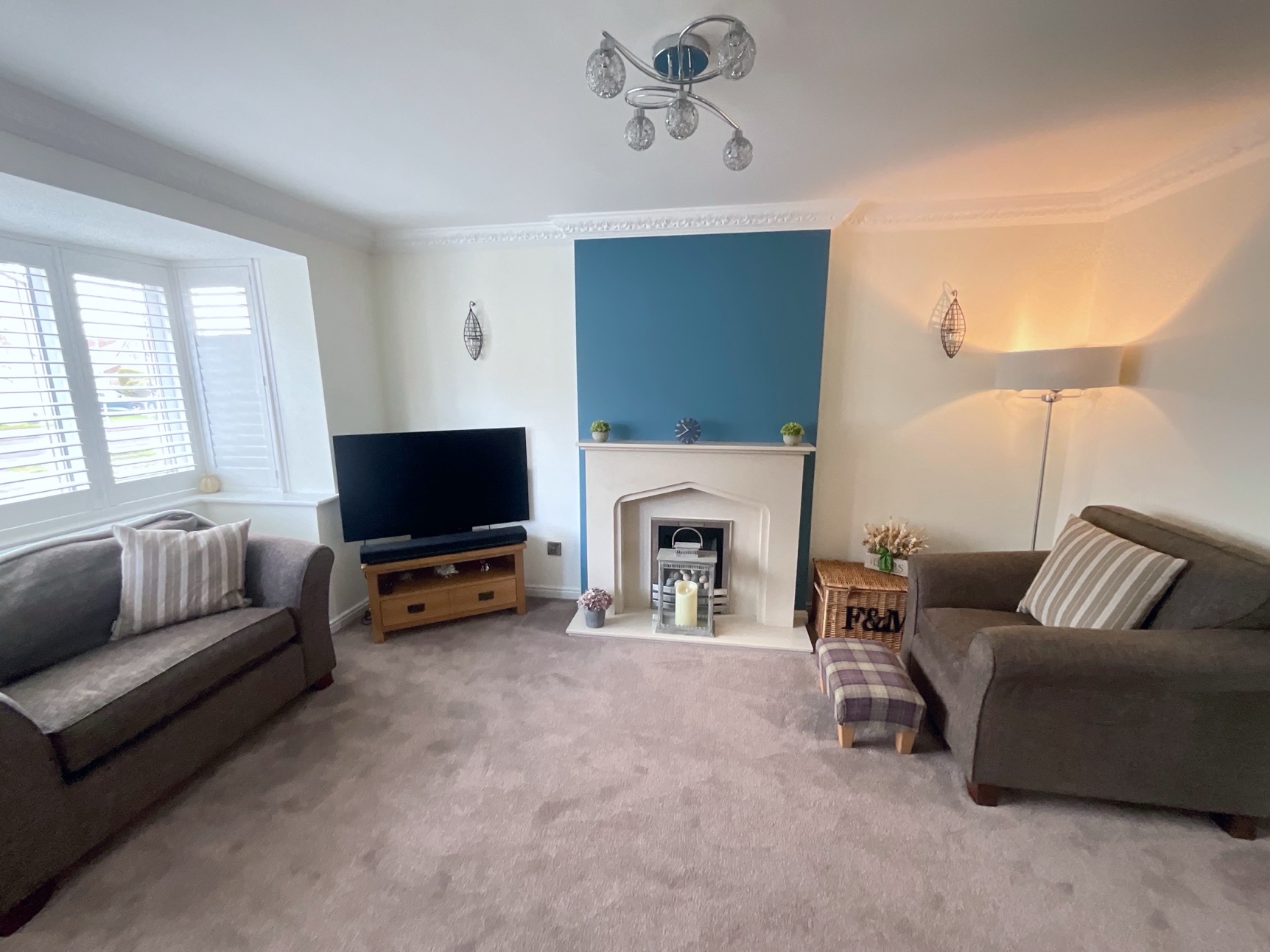 living room 
