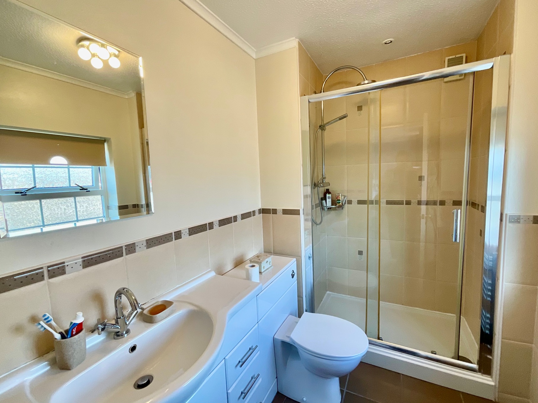 Master Bedroom En-Suite 