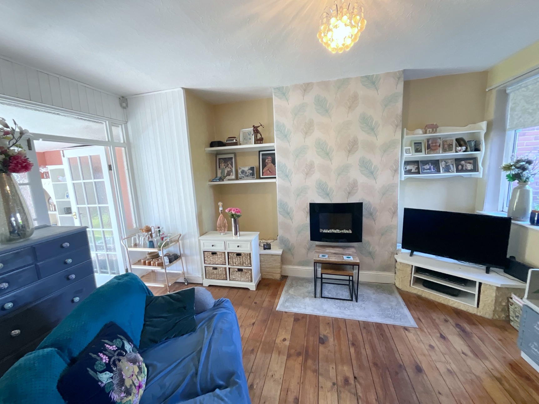 living room 