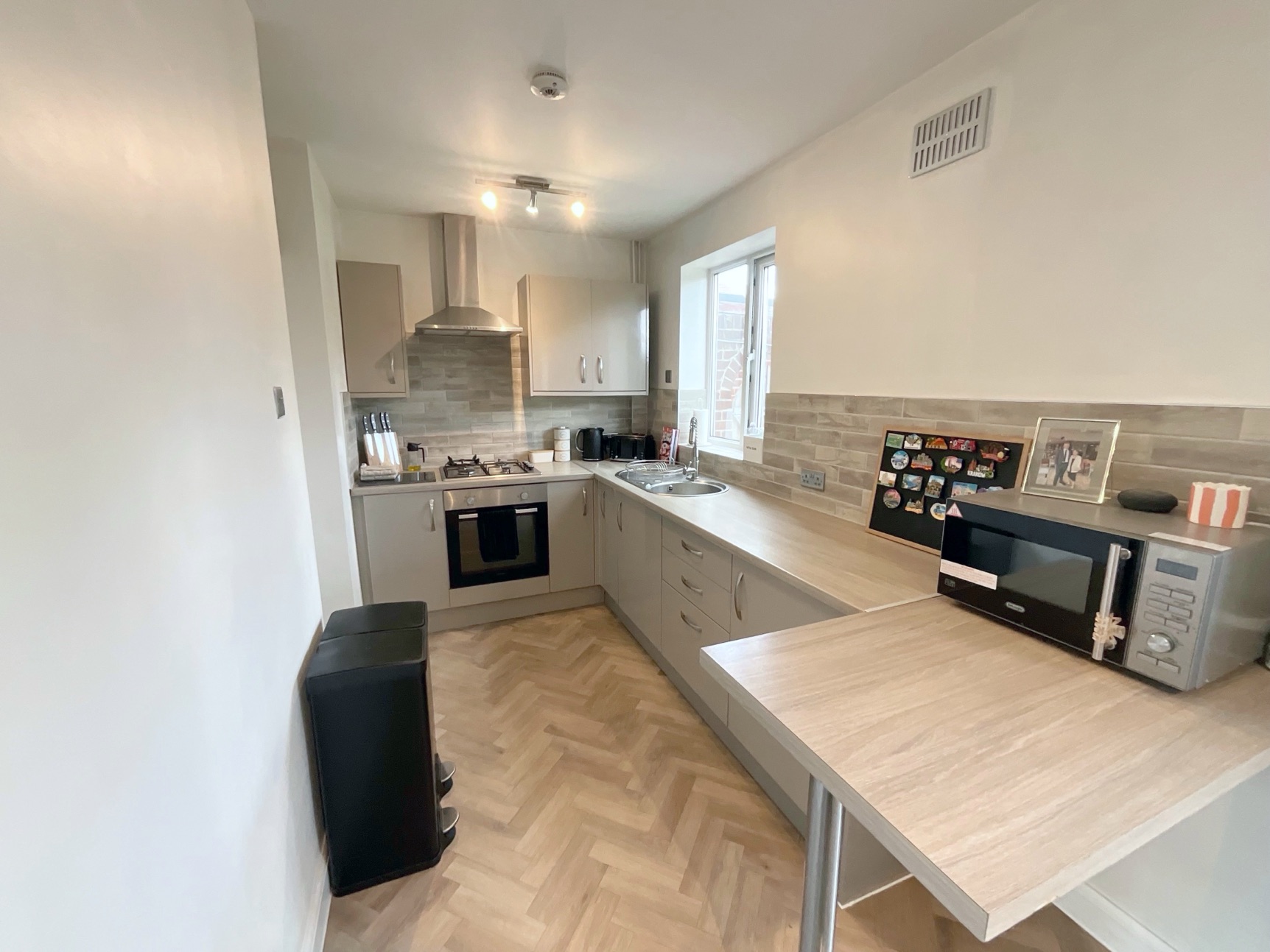 KITCHEN/DINER