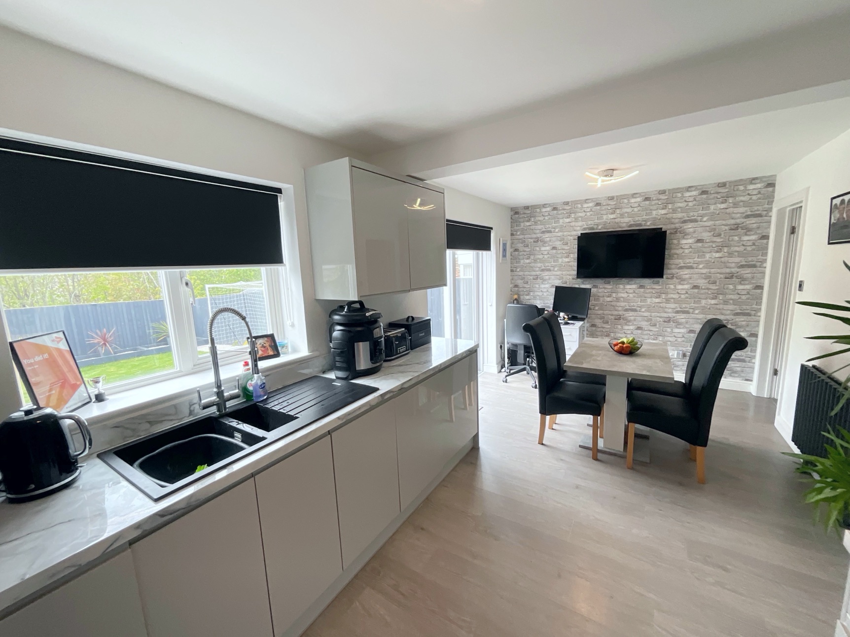 KITCHEN/DINER