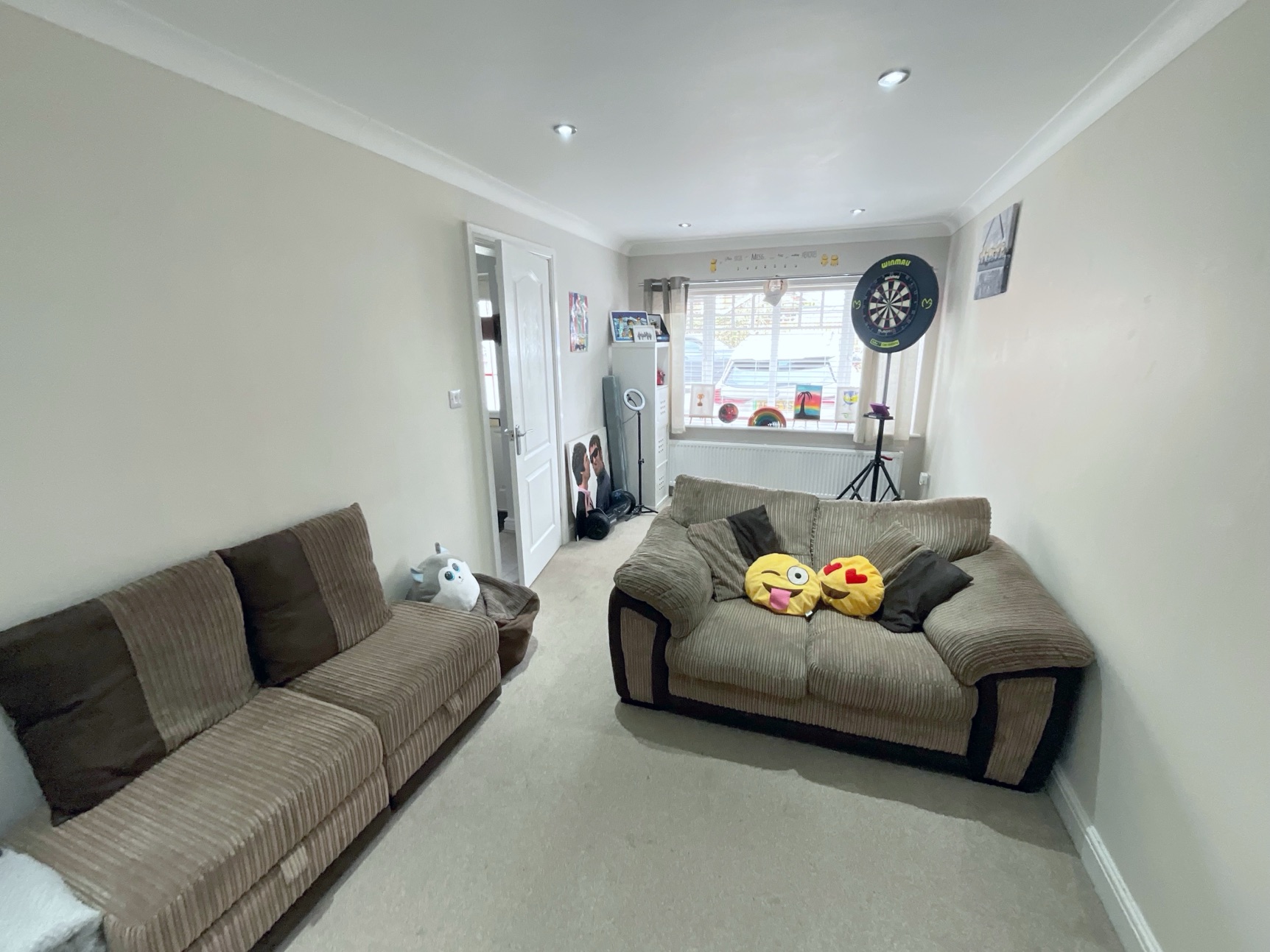 GARAGE/GAMES ROOM