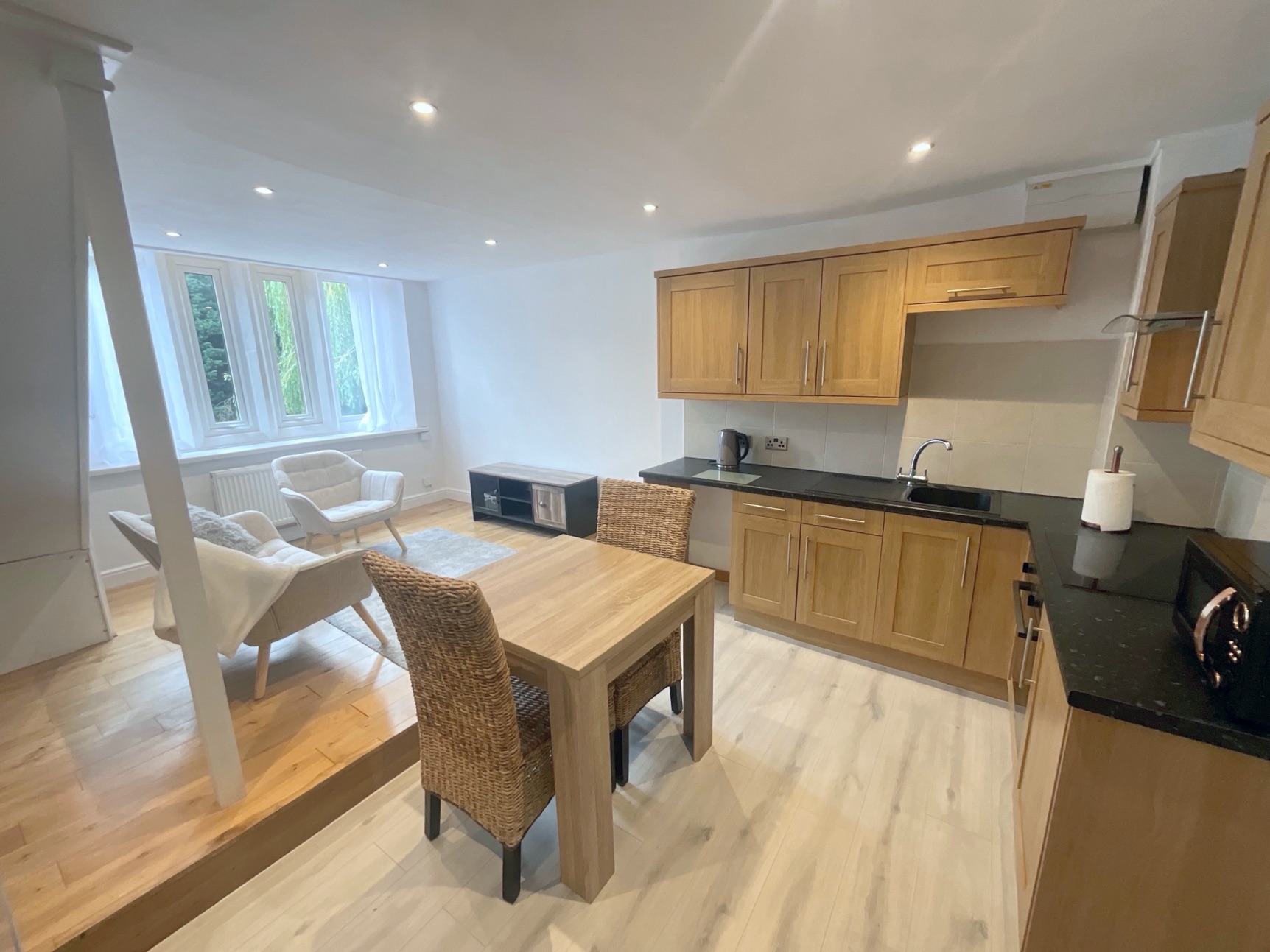 kitchen/living room 