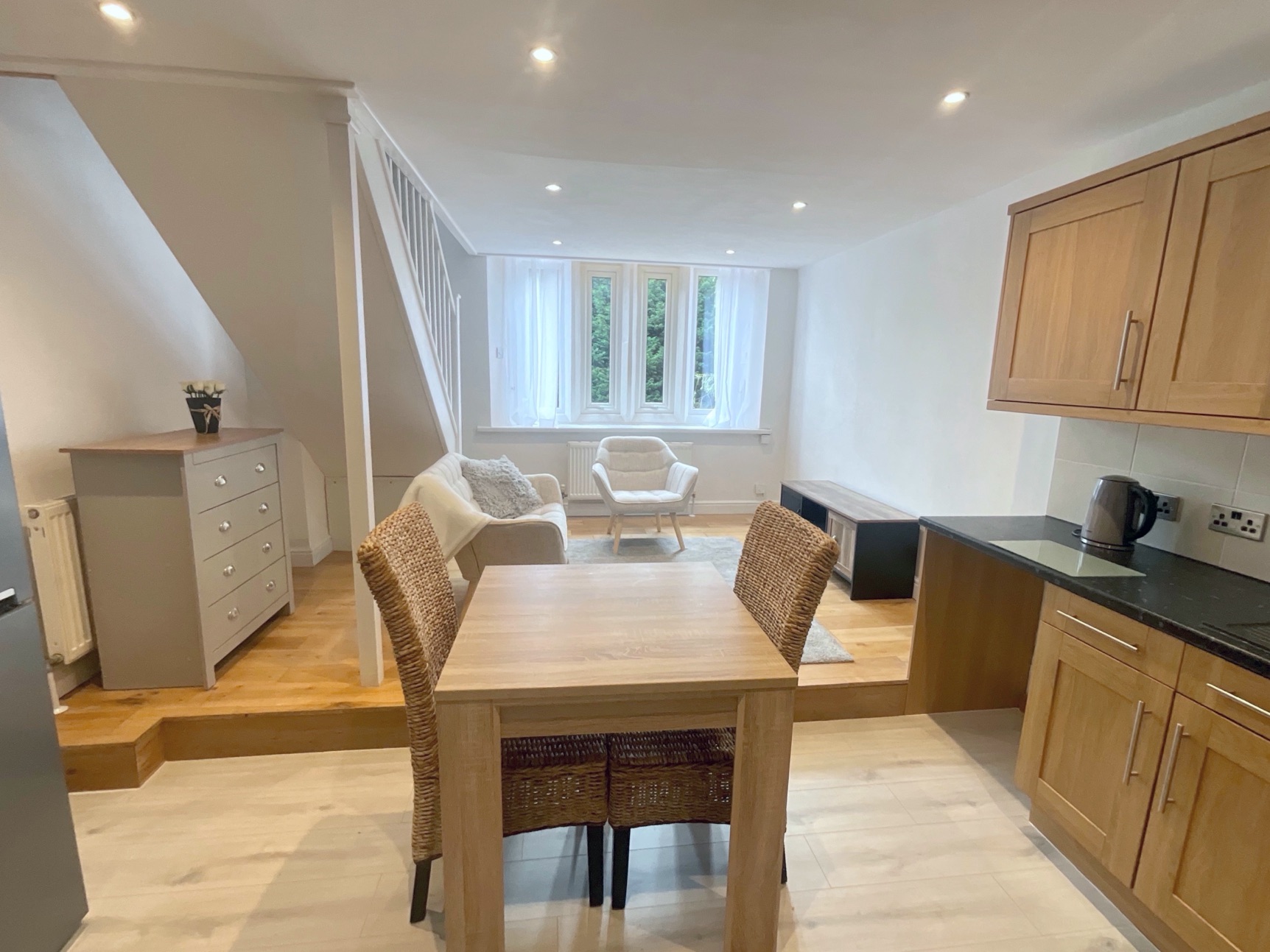 kitchen/living room 