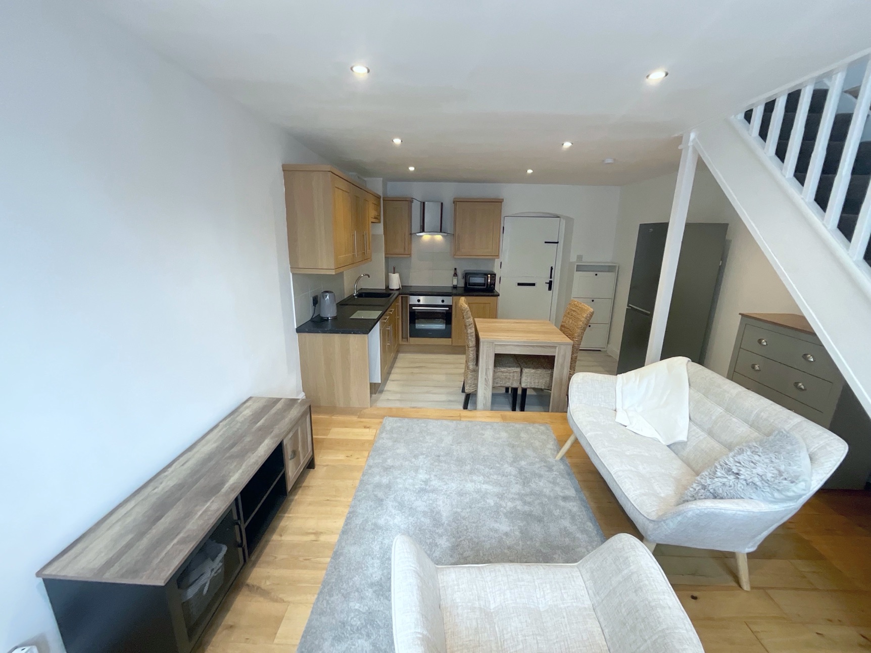 kitchen/living room 