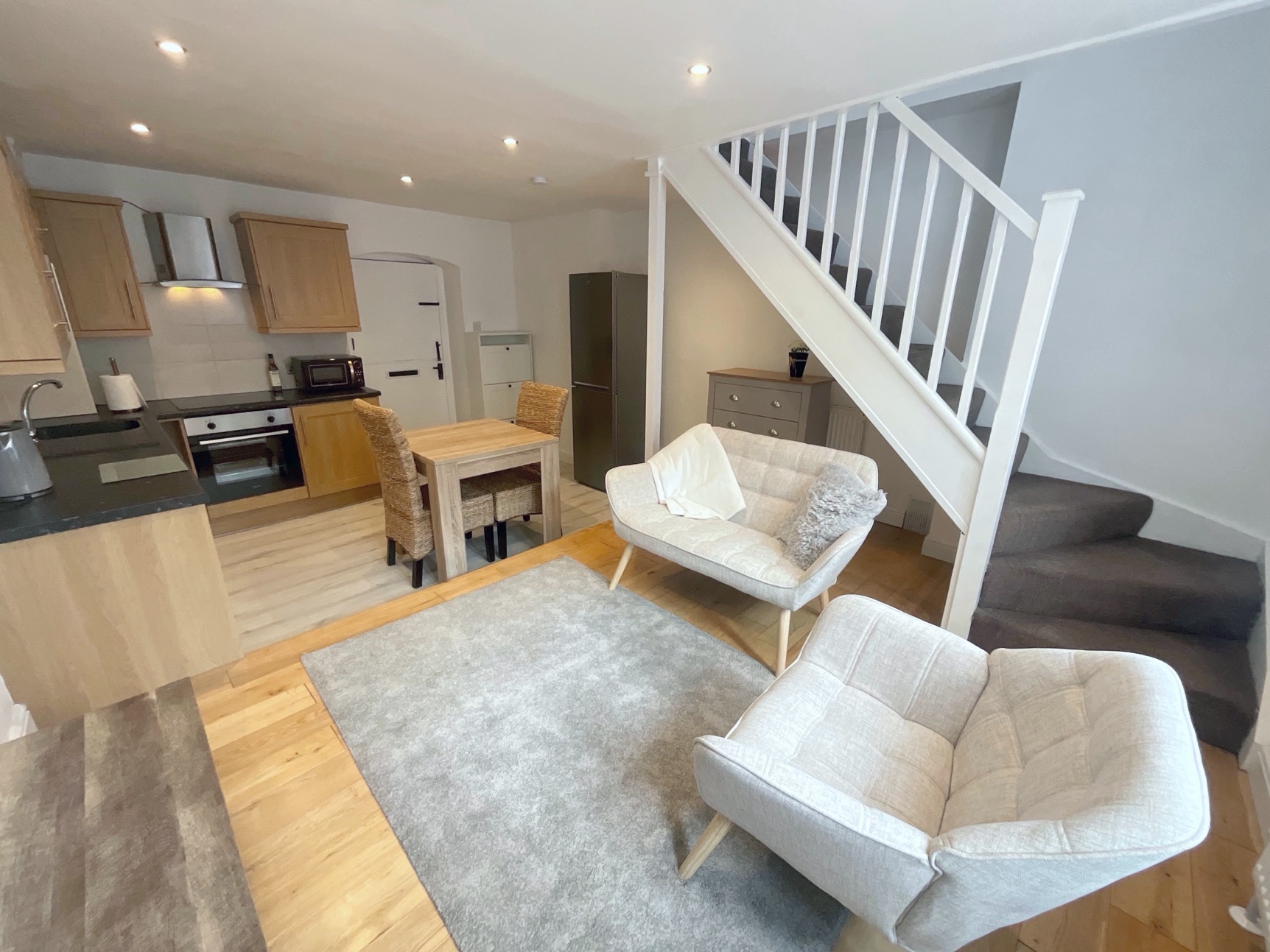 kitchen/living room 