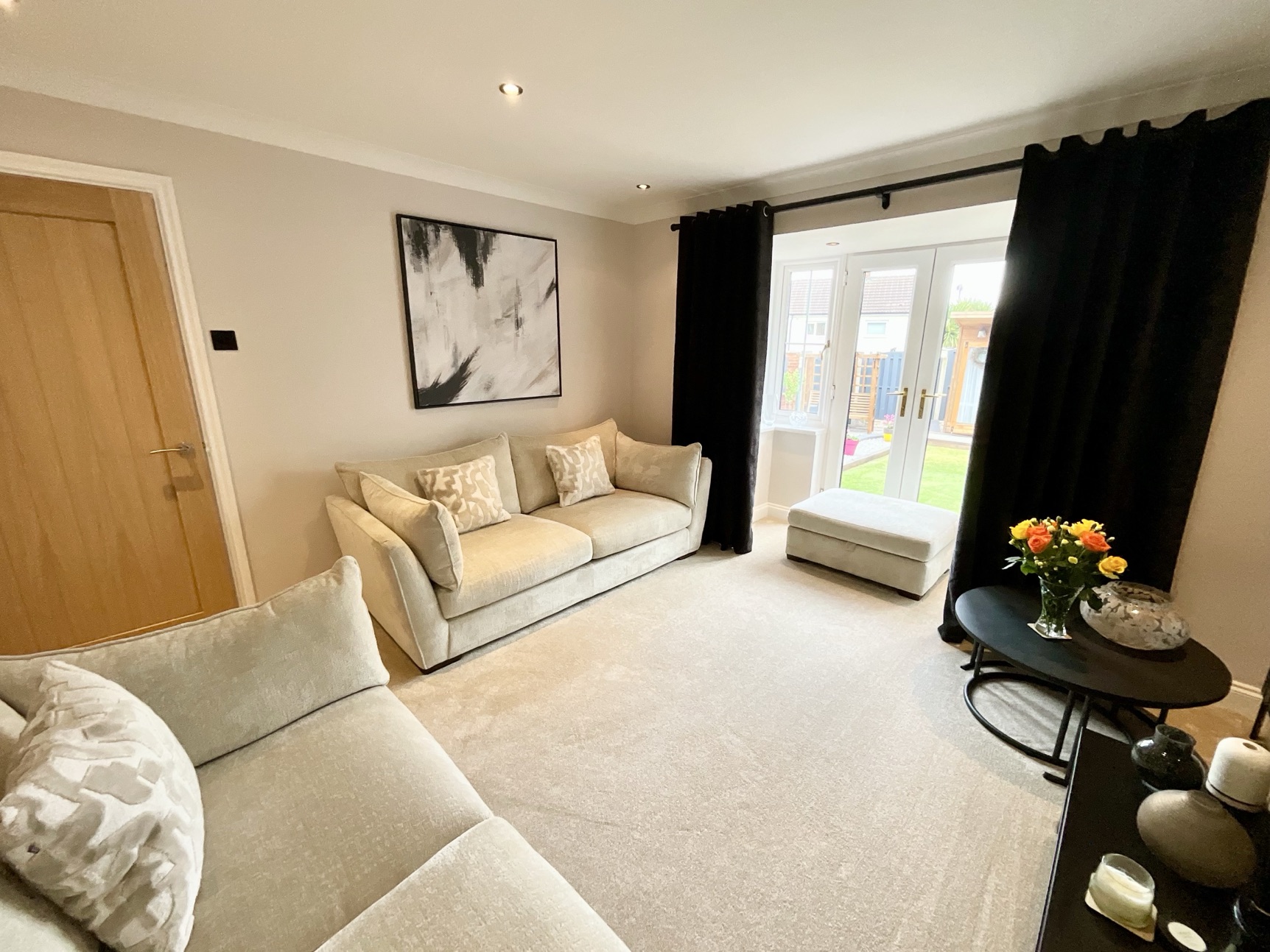 living room 