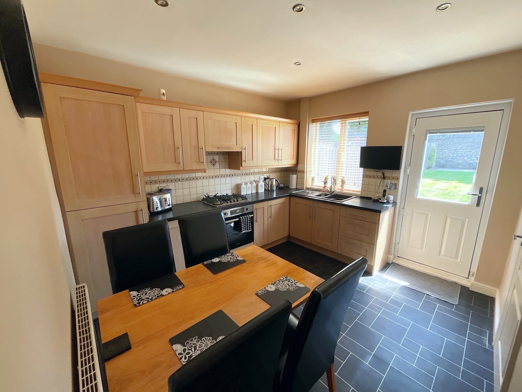 KITCHEN/DINER