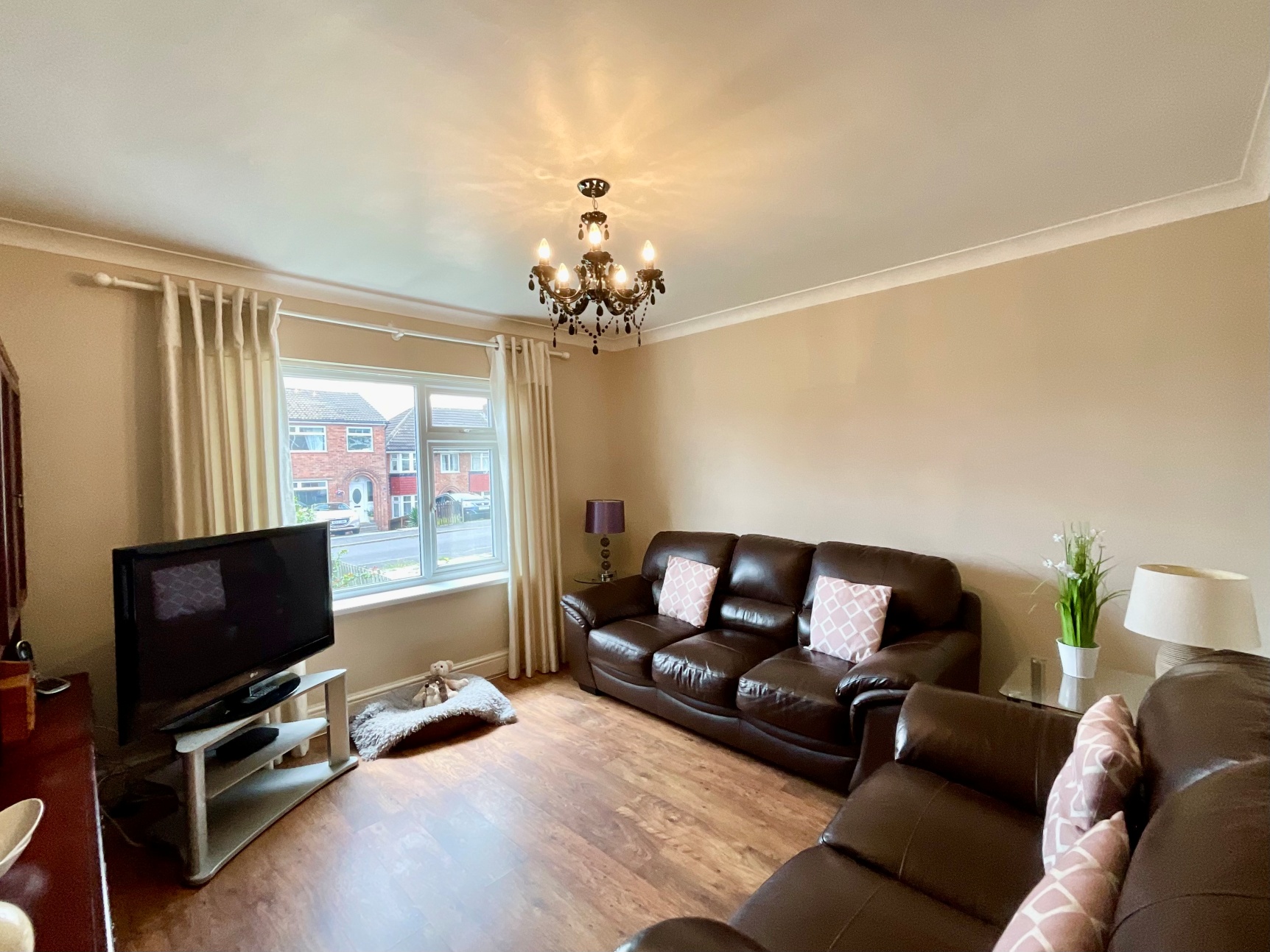 Lounge/ Bedroom 3 