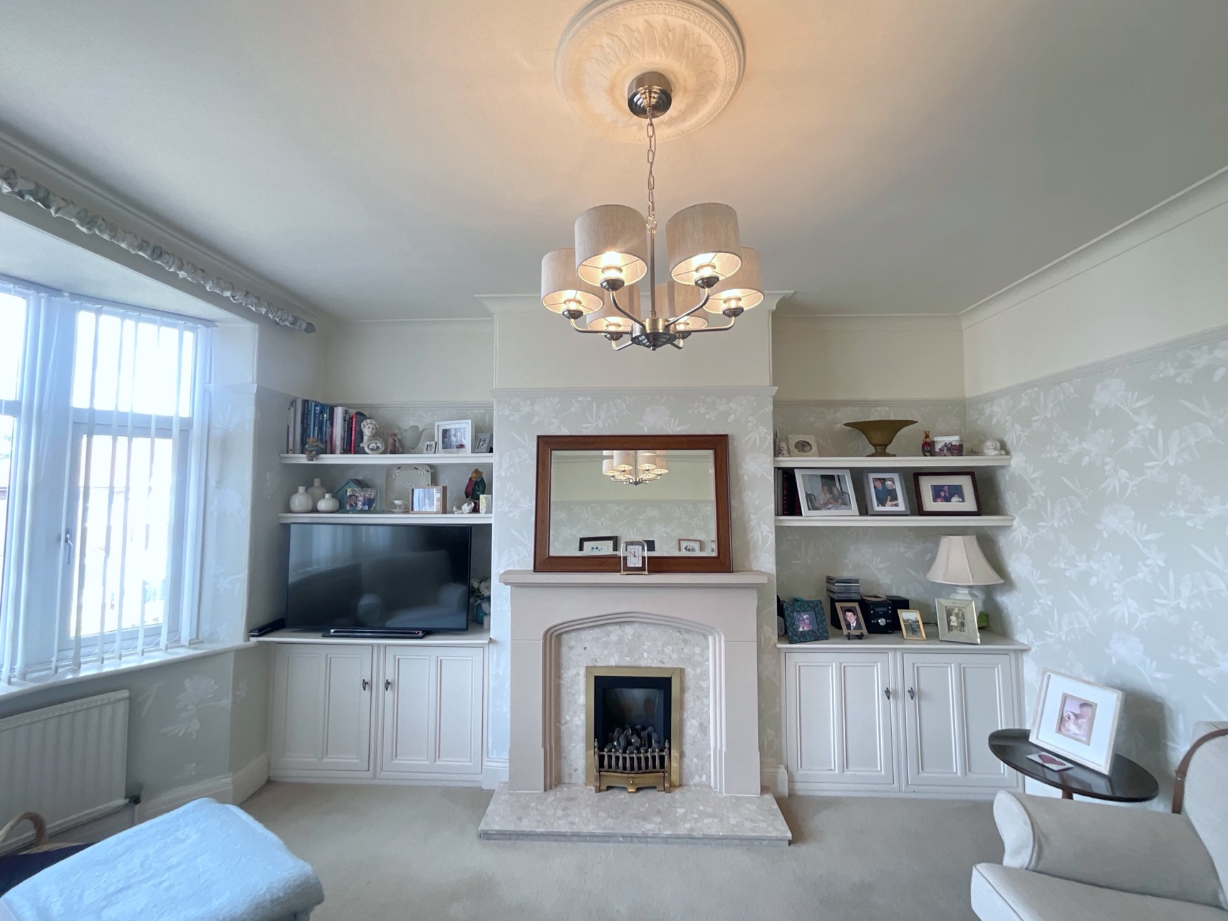 living room 