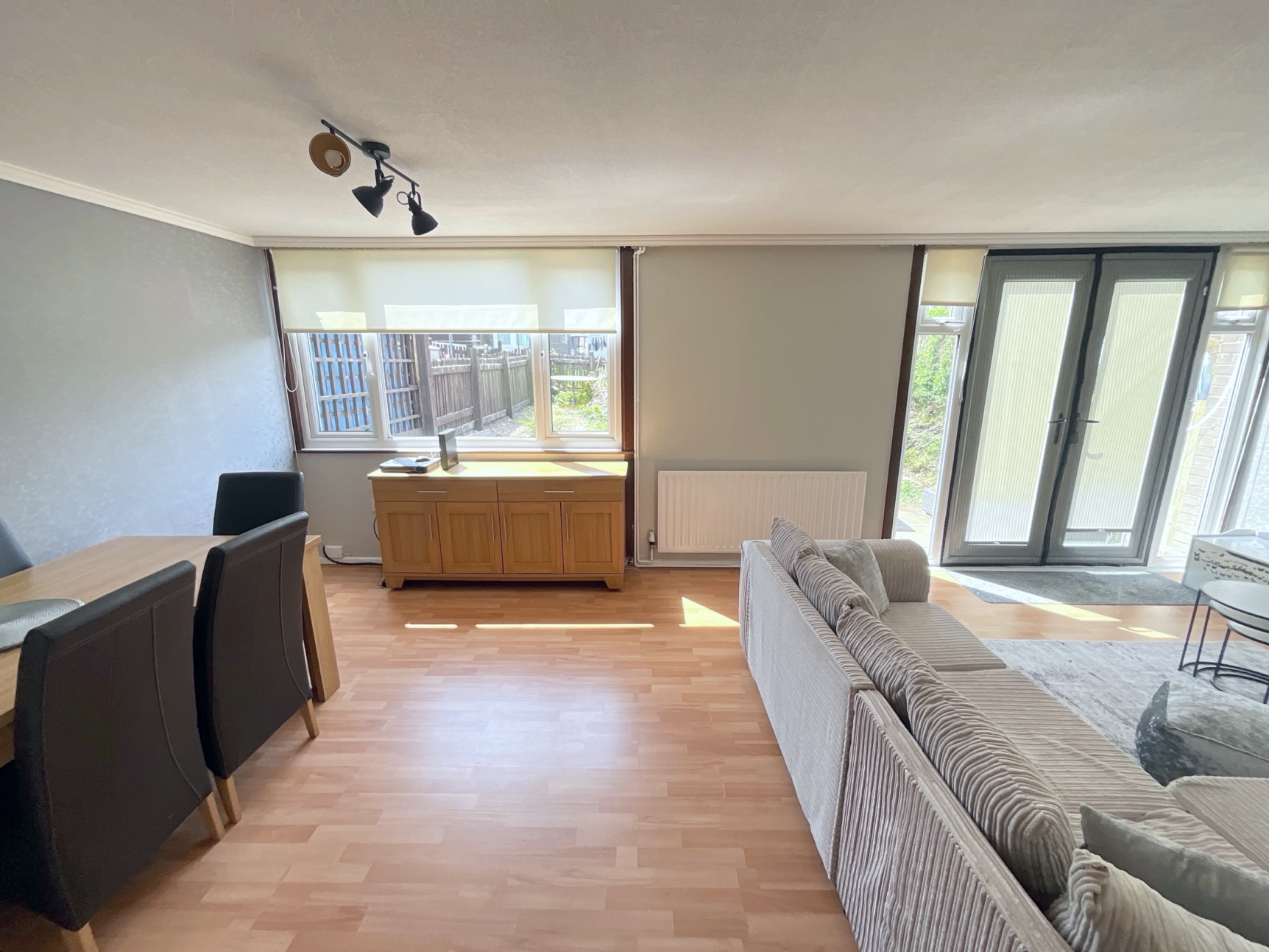 living room 