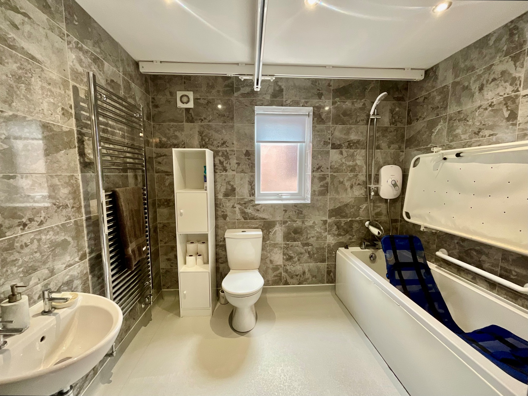 En-Suite Bathroom 