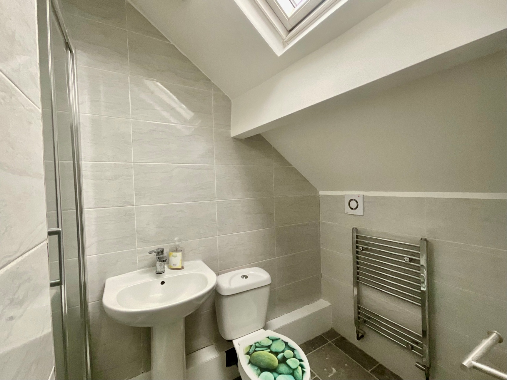 Ensuite Bedroom 3