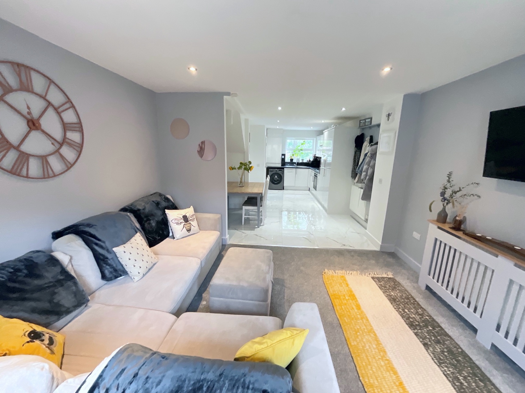 living room 