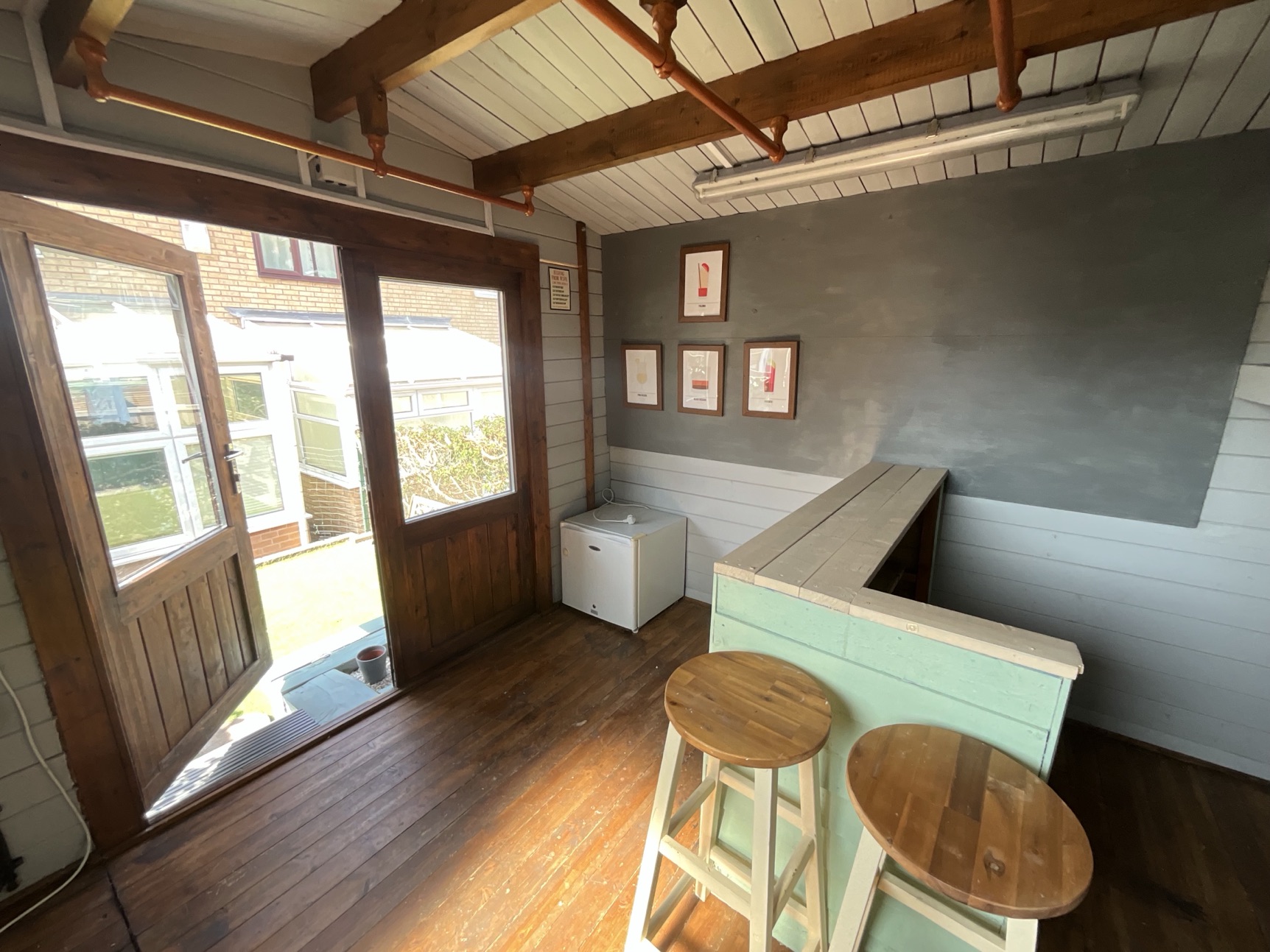 bar