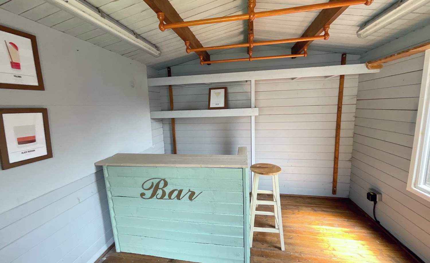 summer house/bar