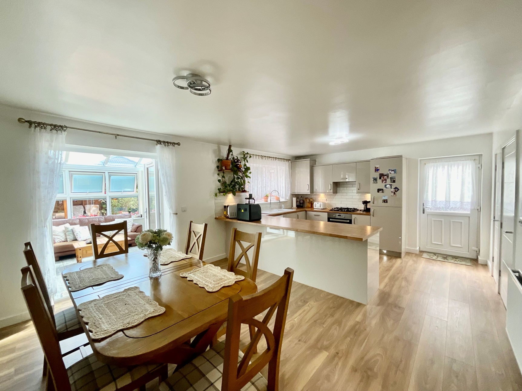 Kitchen Diner 