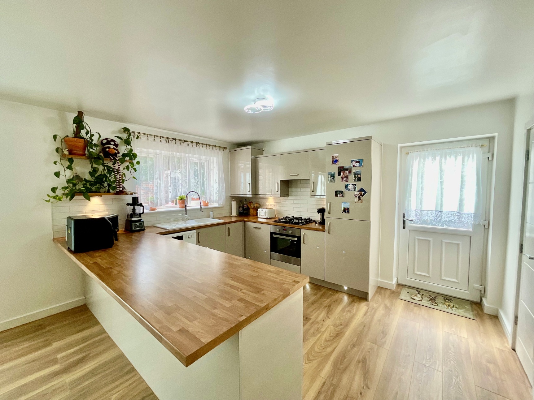 Kitchen Diner 