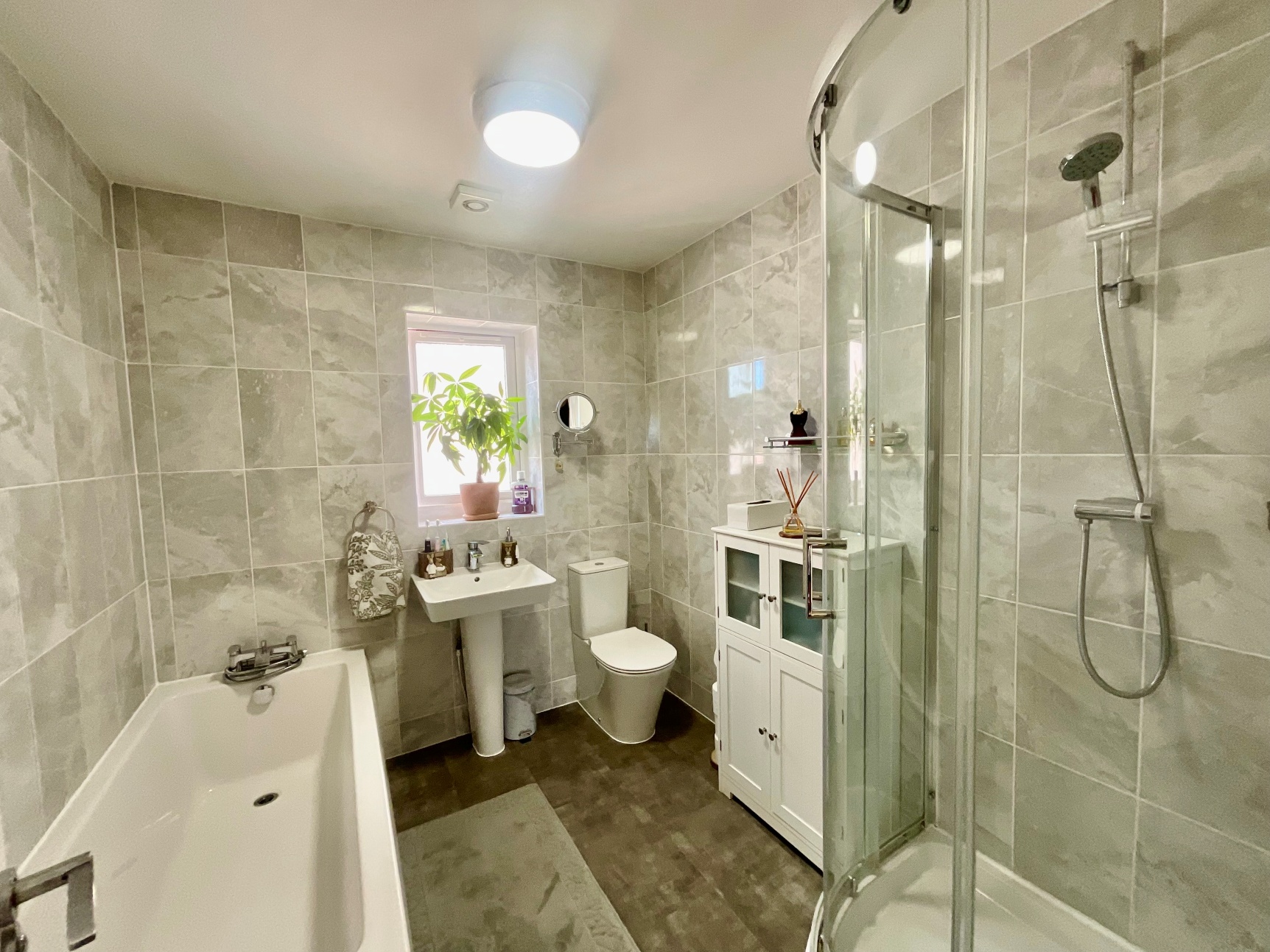 Family Bathroom 
