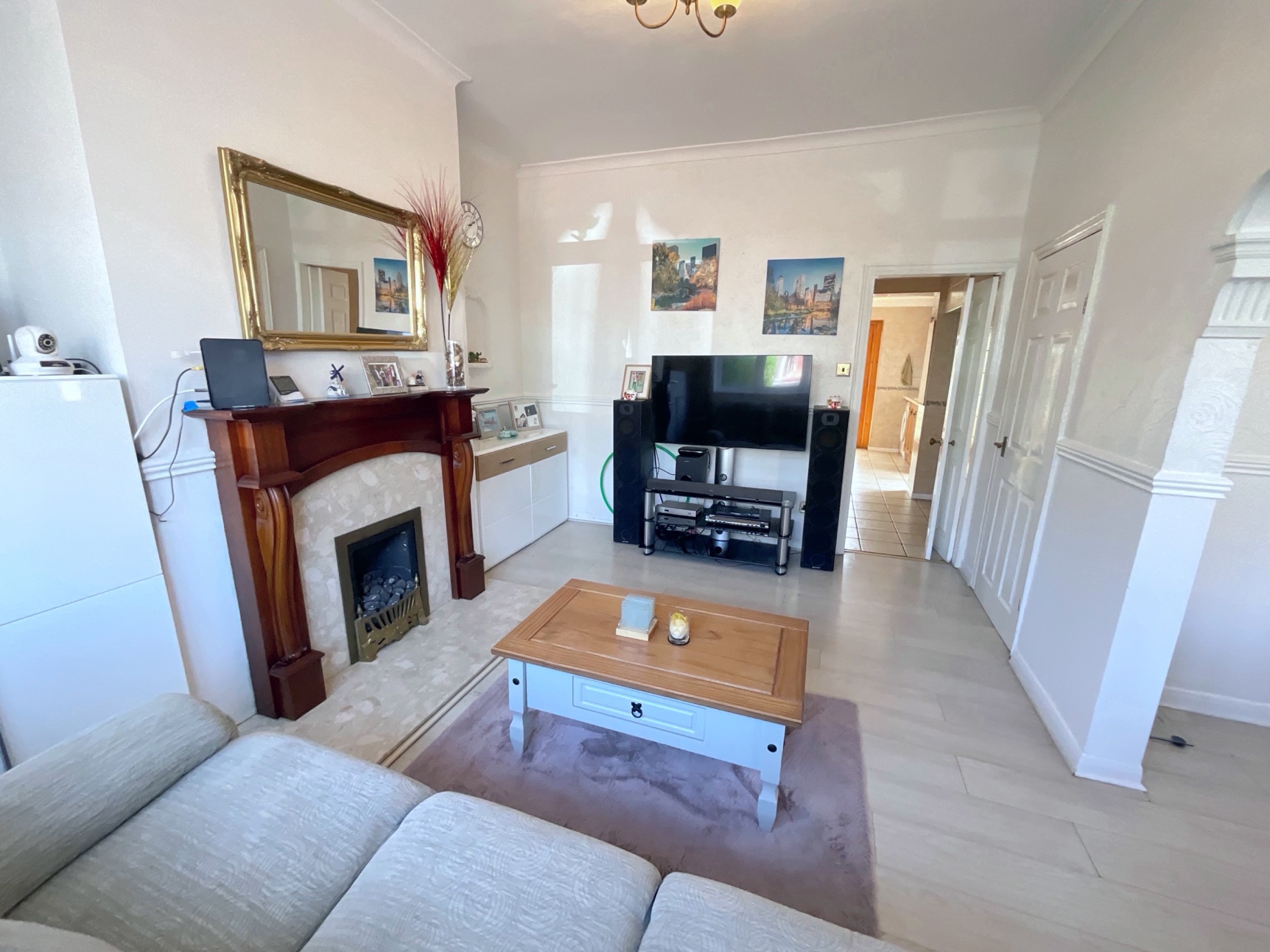 living room 