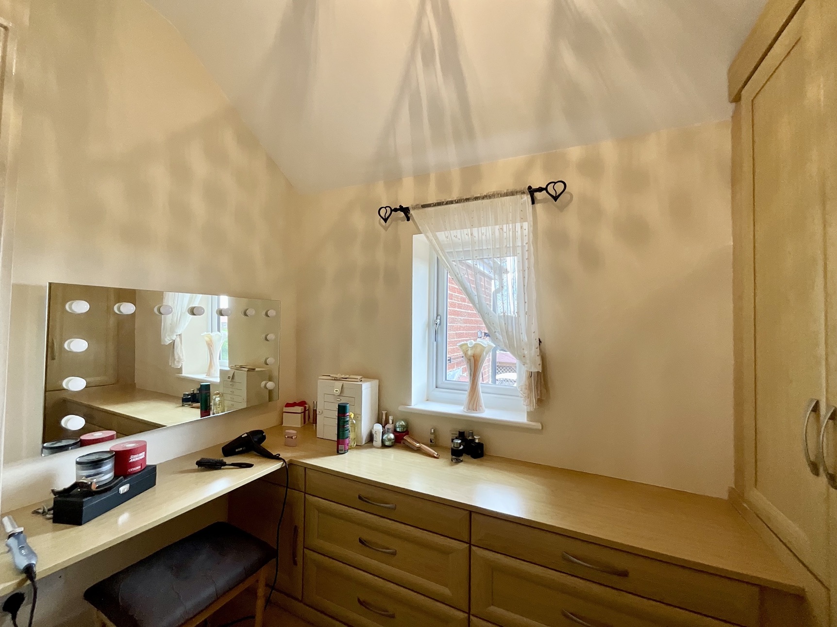 bedroom 4/dressing room