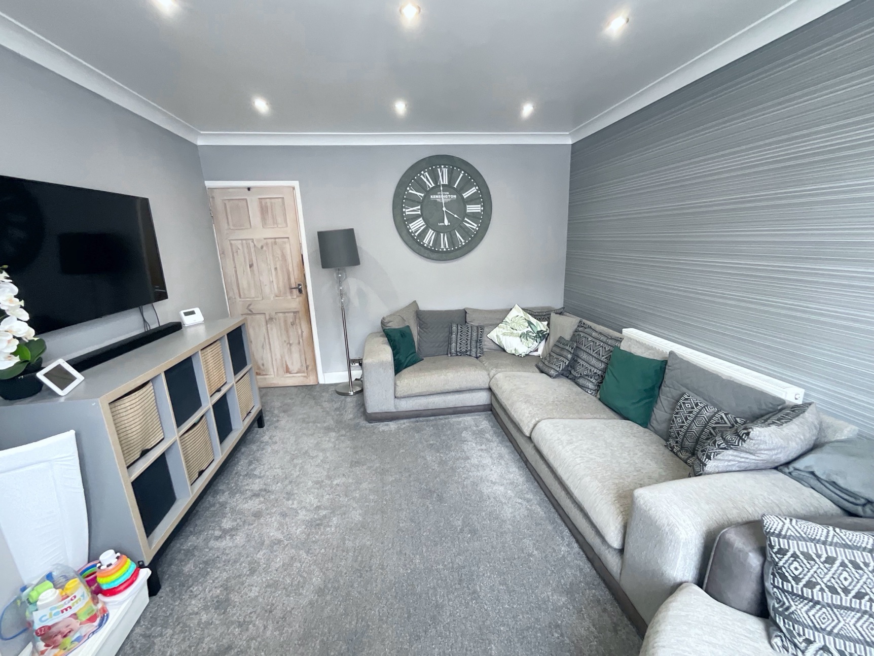 living room 