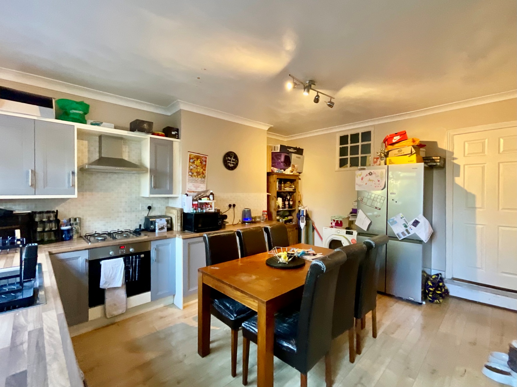 Kitchen Diner 