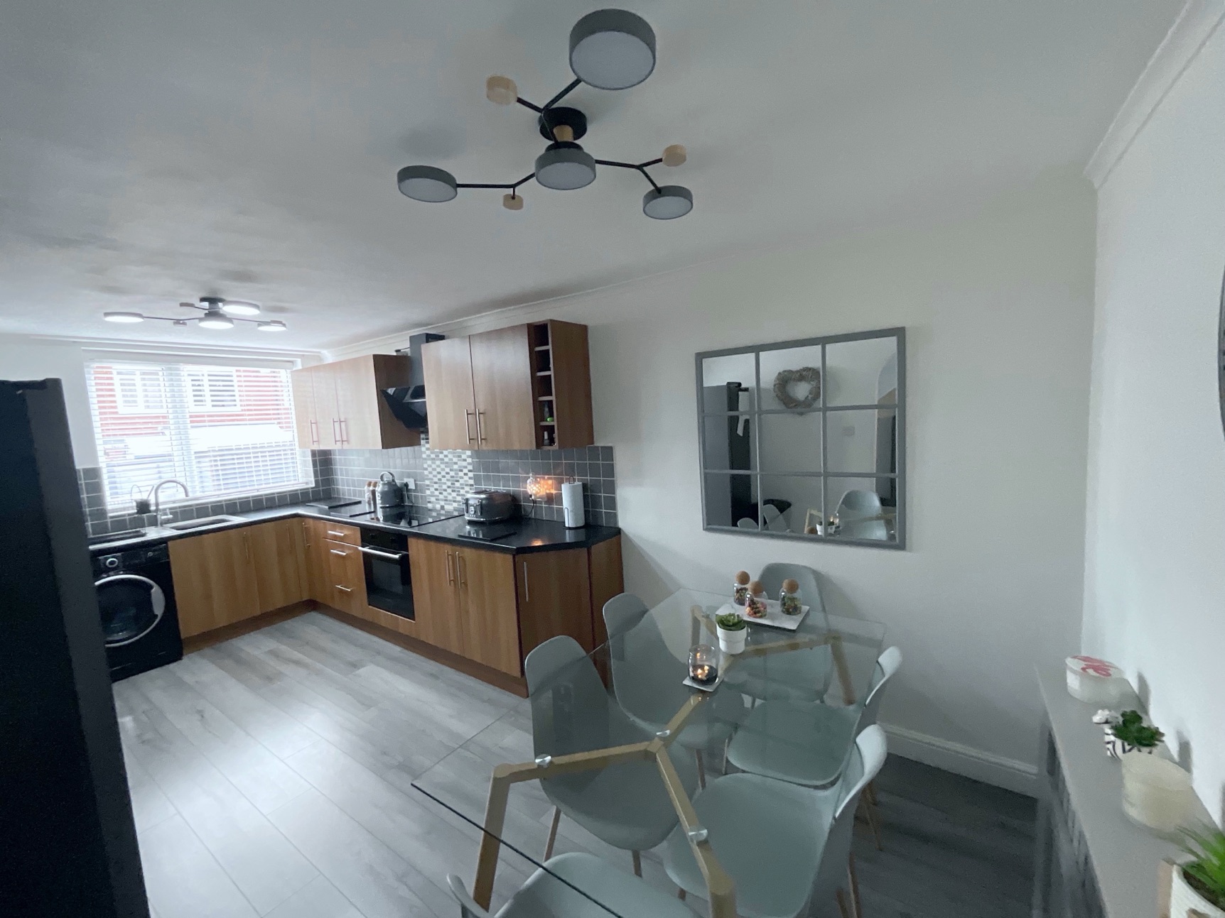 KITCHEN/DINER