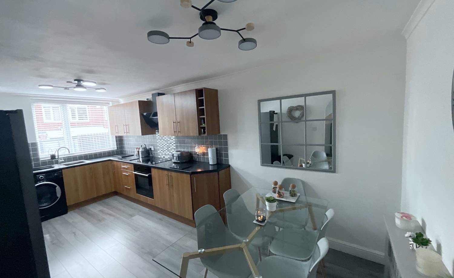 KITCHEN/DINER
