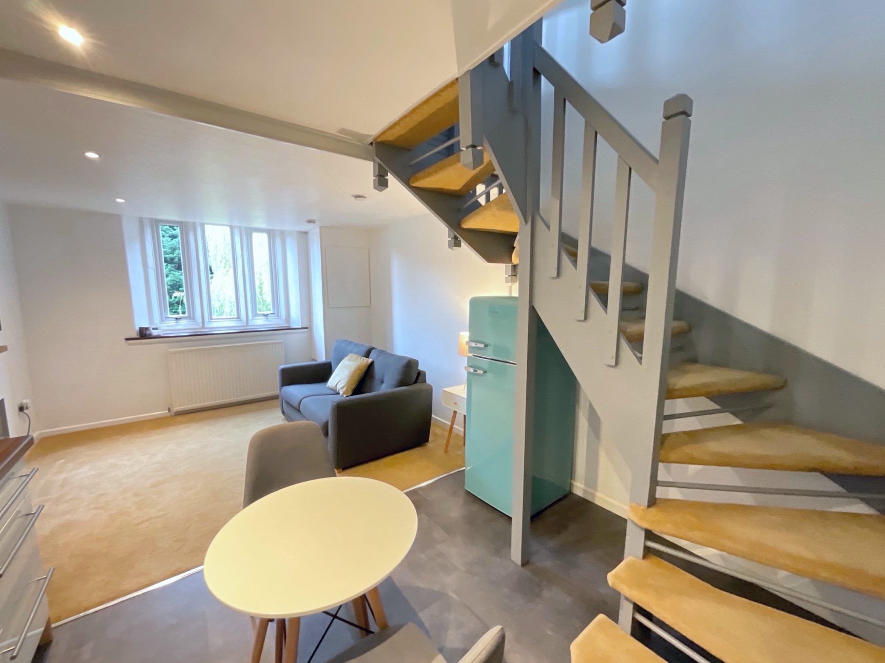 KITCHEN/LIVING ROOM 