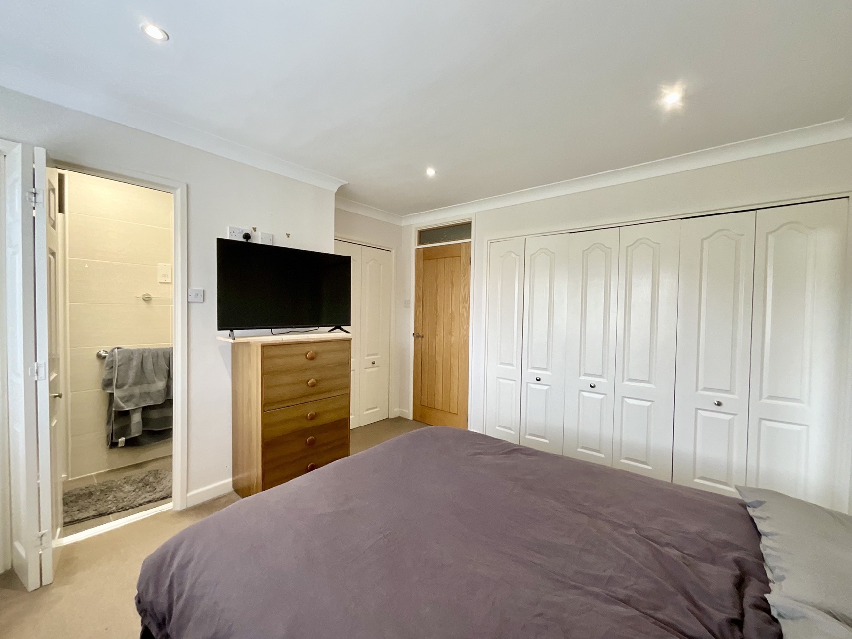 Bedroom with ensuite