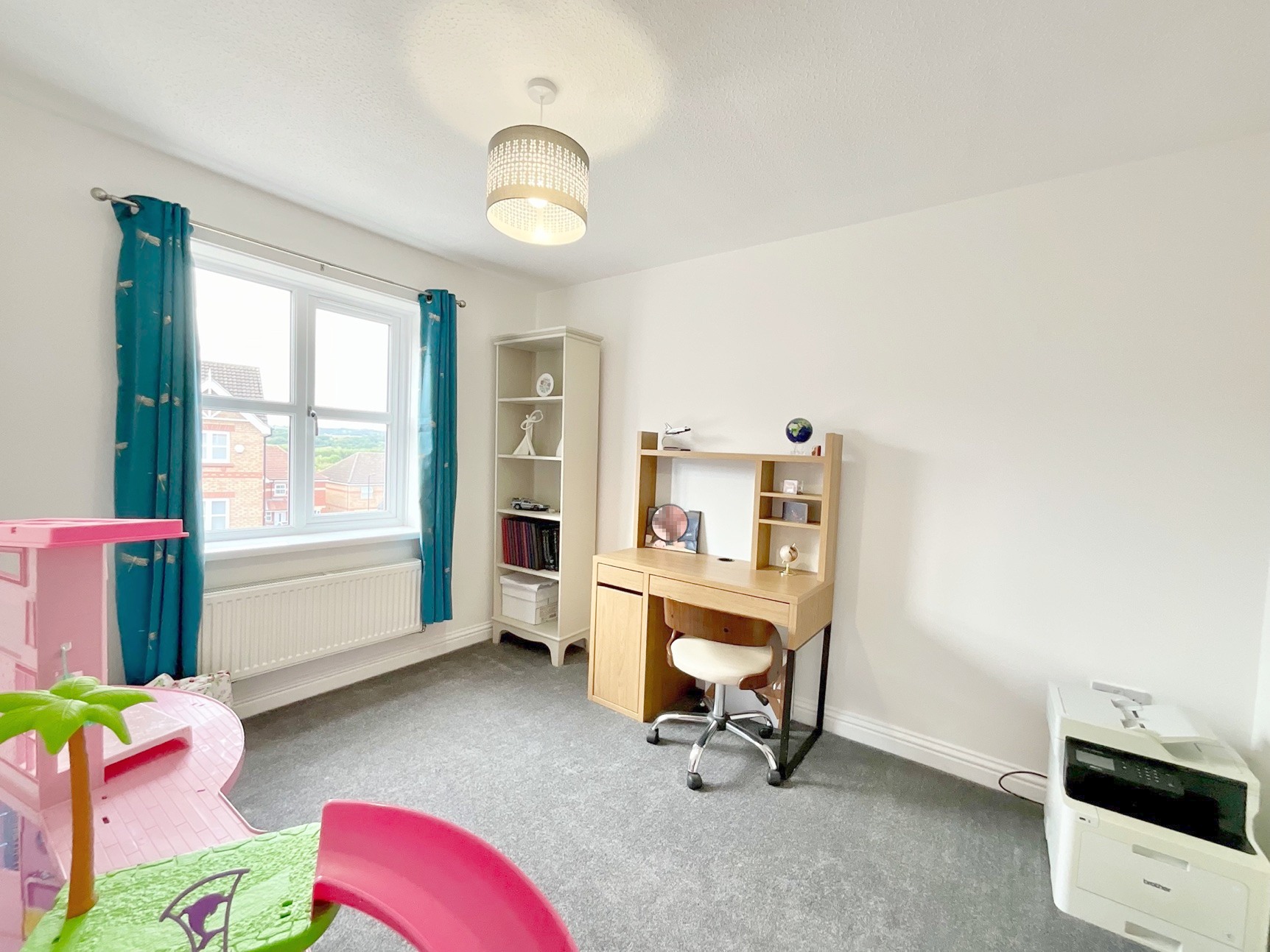 bedroom/dining room