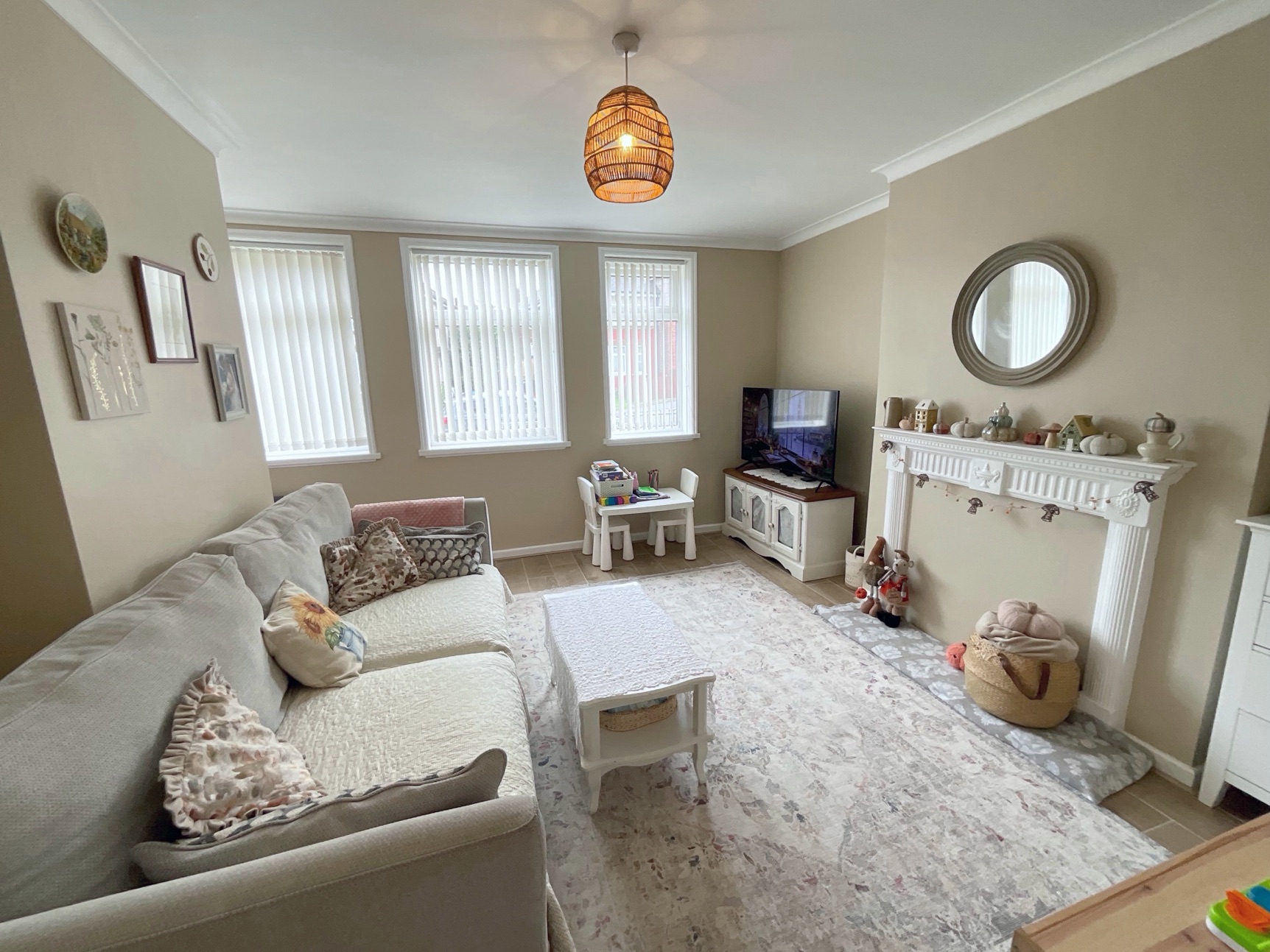 living room 