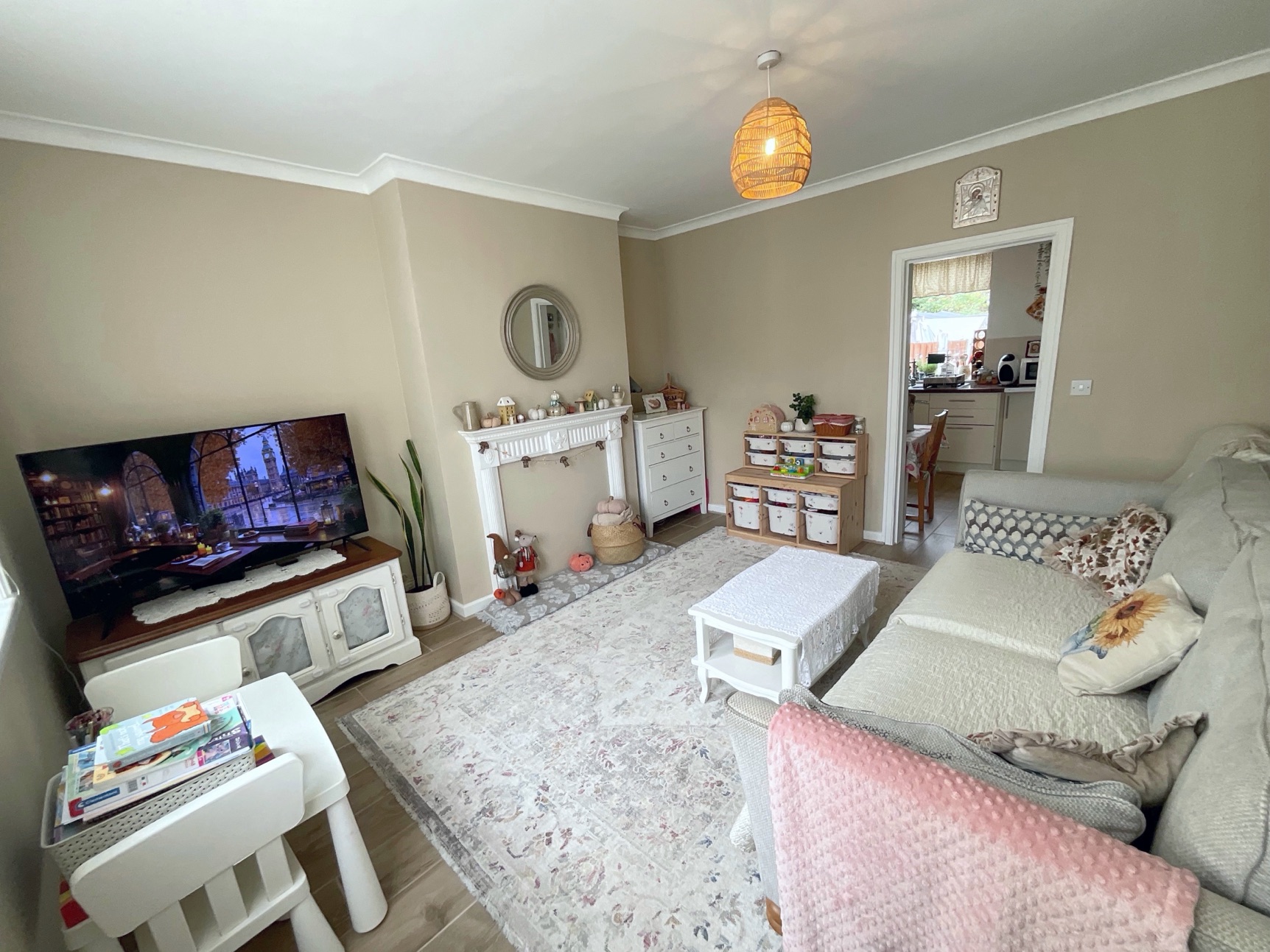 living room 
