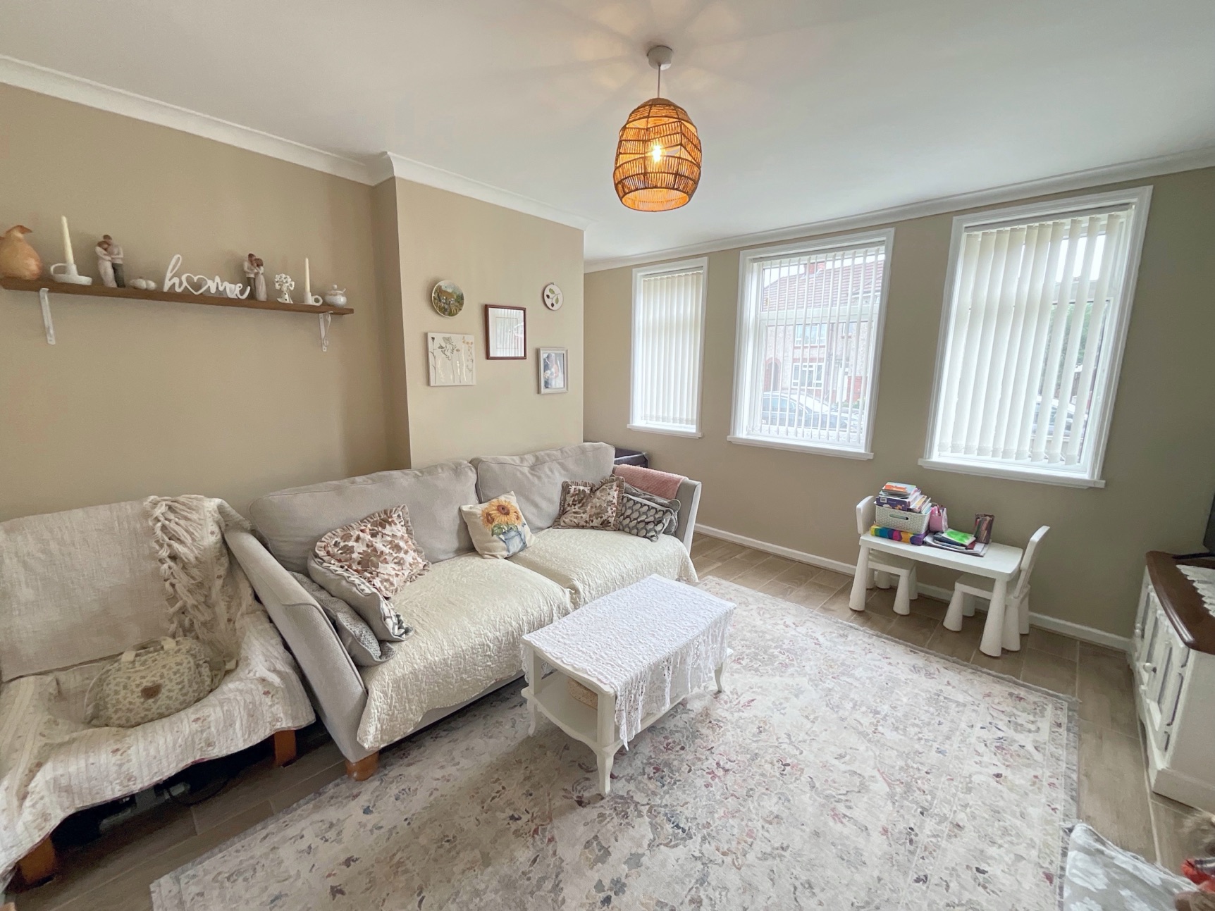 living room 